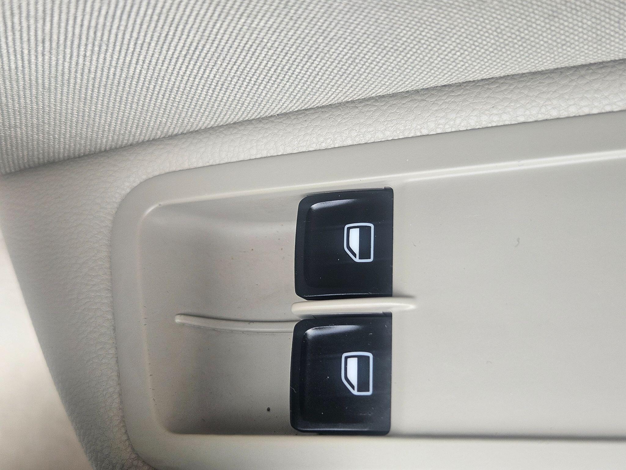 2015 Volkswagen Golf image 44
