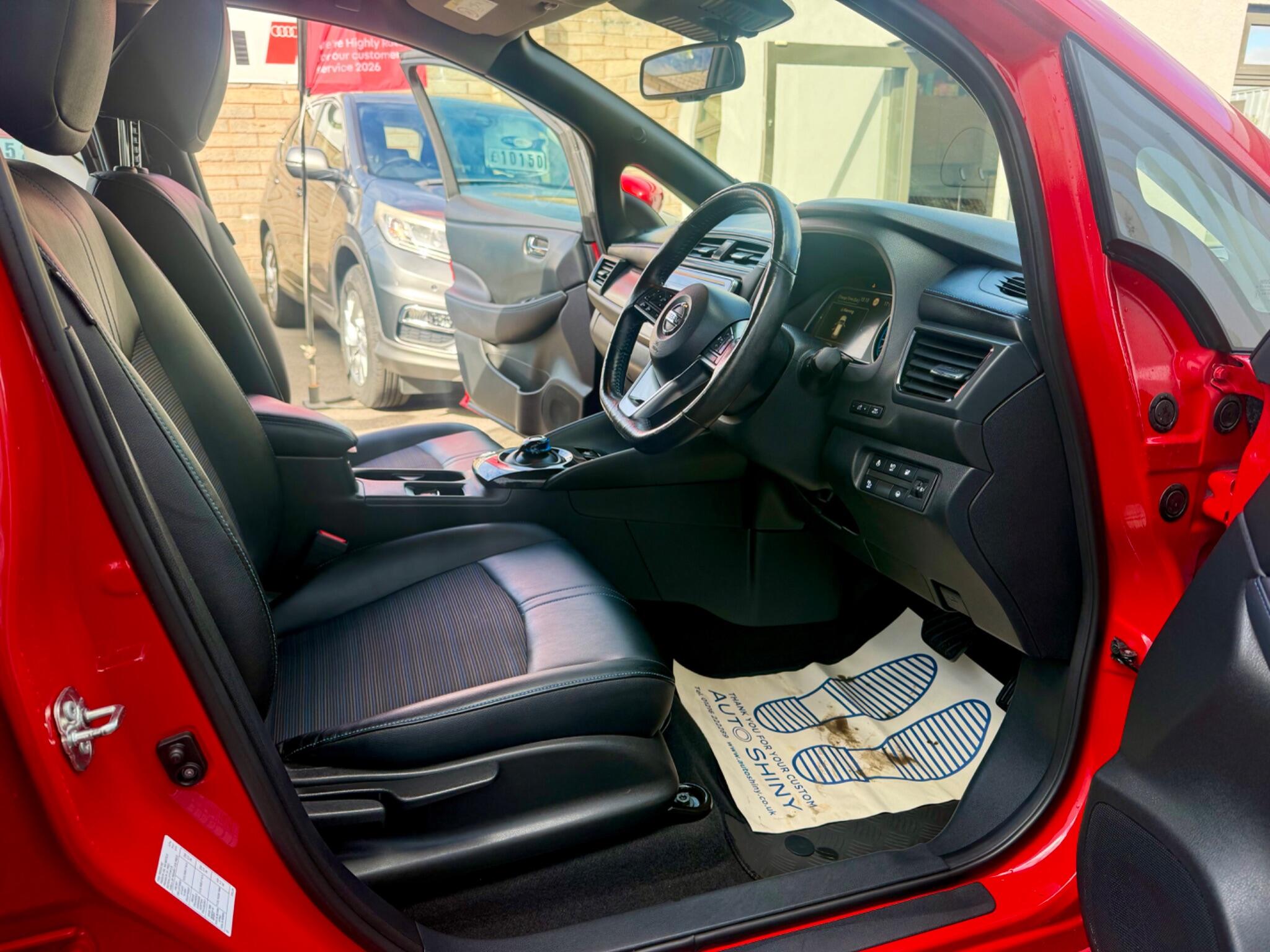 Nissan Leaf view 10