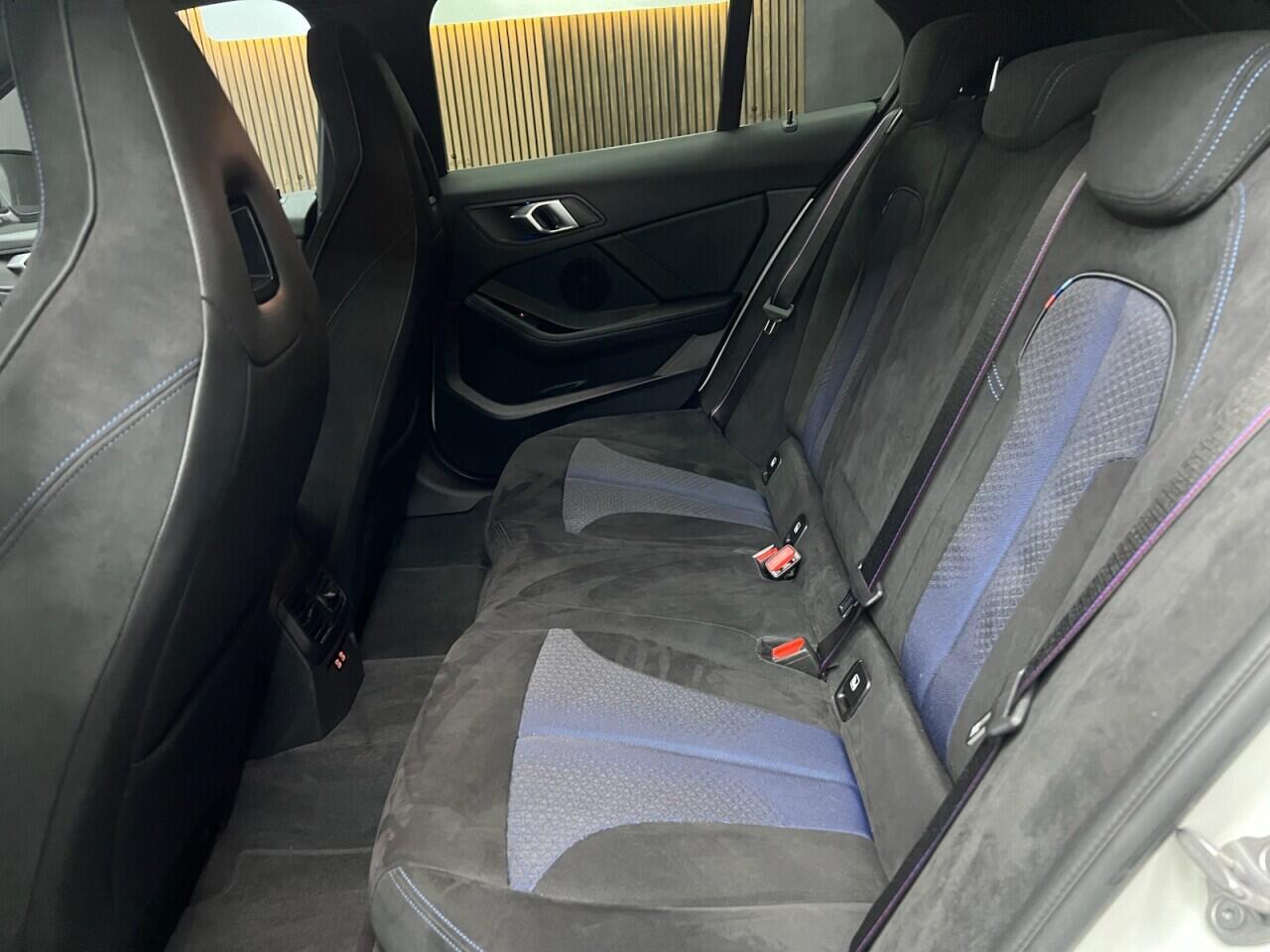 BMW 1 Series view 44