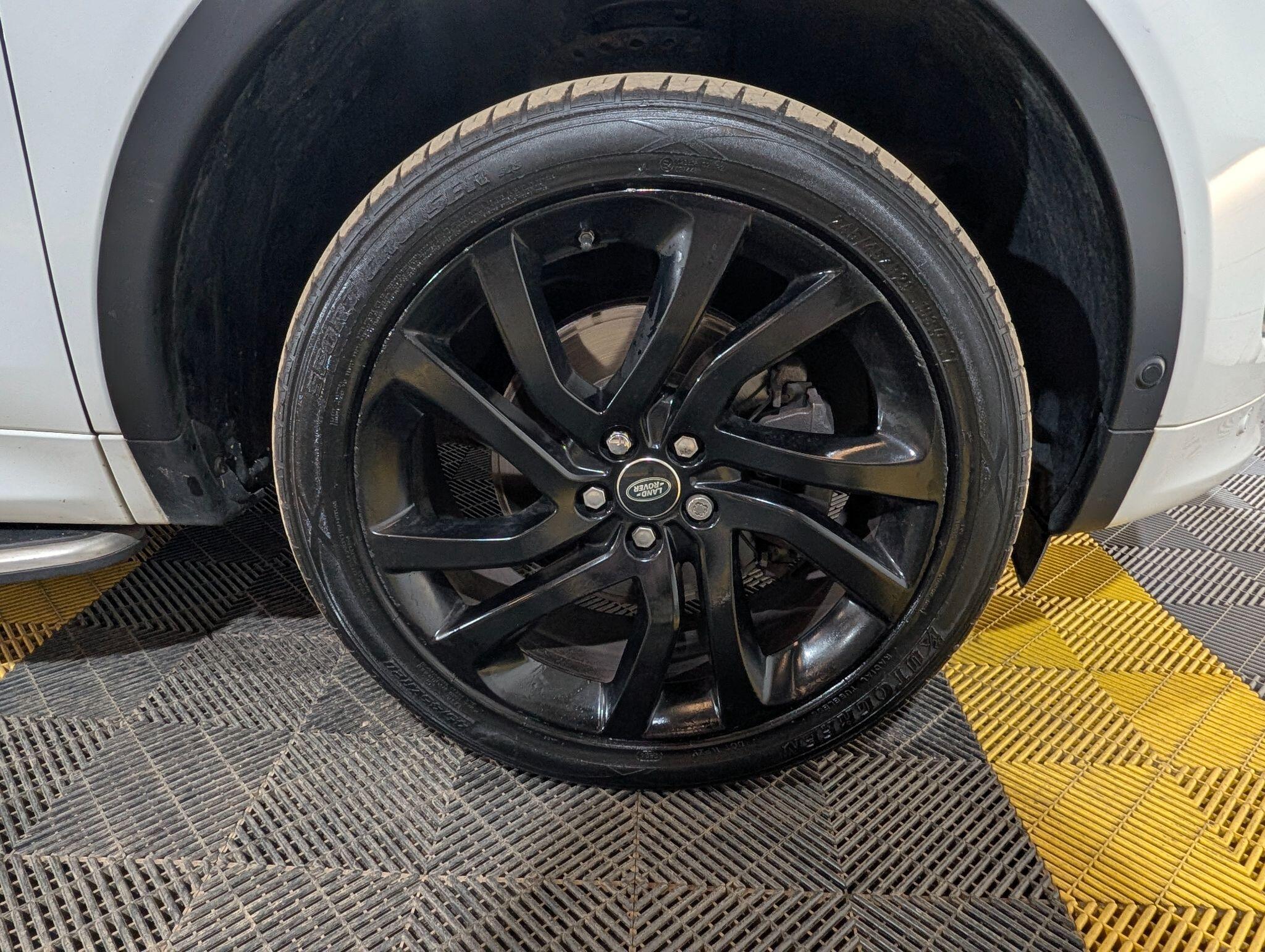 Land Rover Discovery Sport view 51