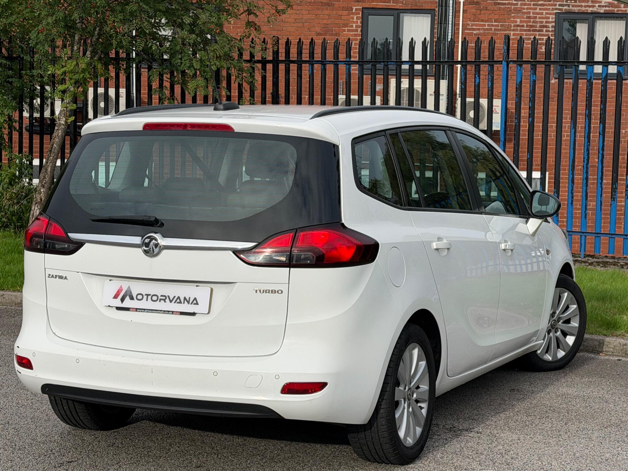 Vauxhall Zafira Tourer view 11