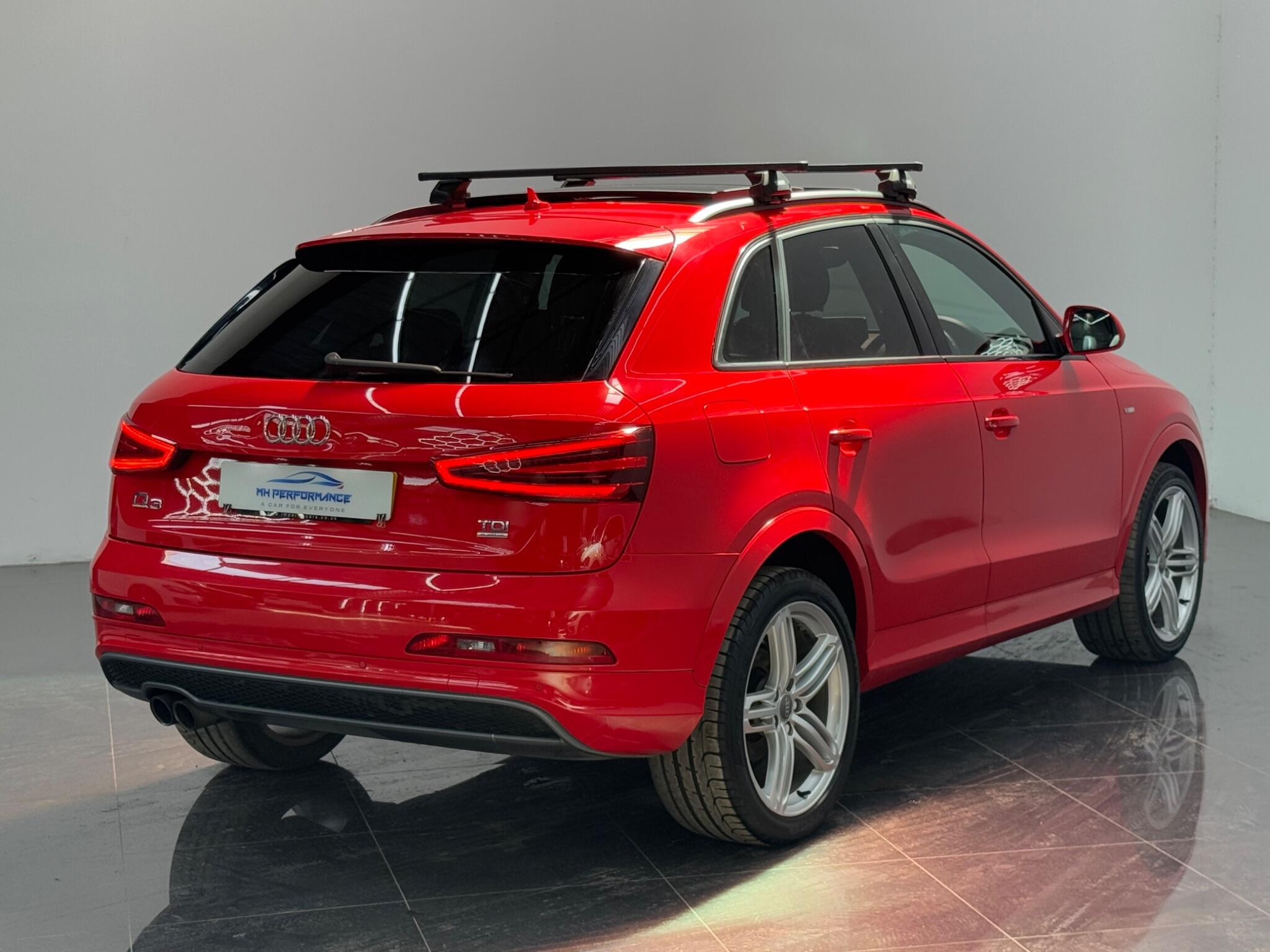 Audi Q3 view 9