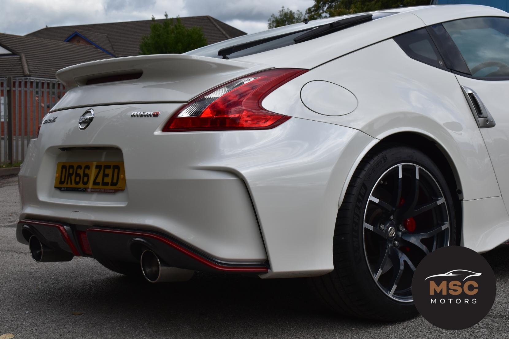 Nissan 370 Z view 28