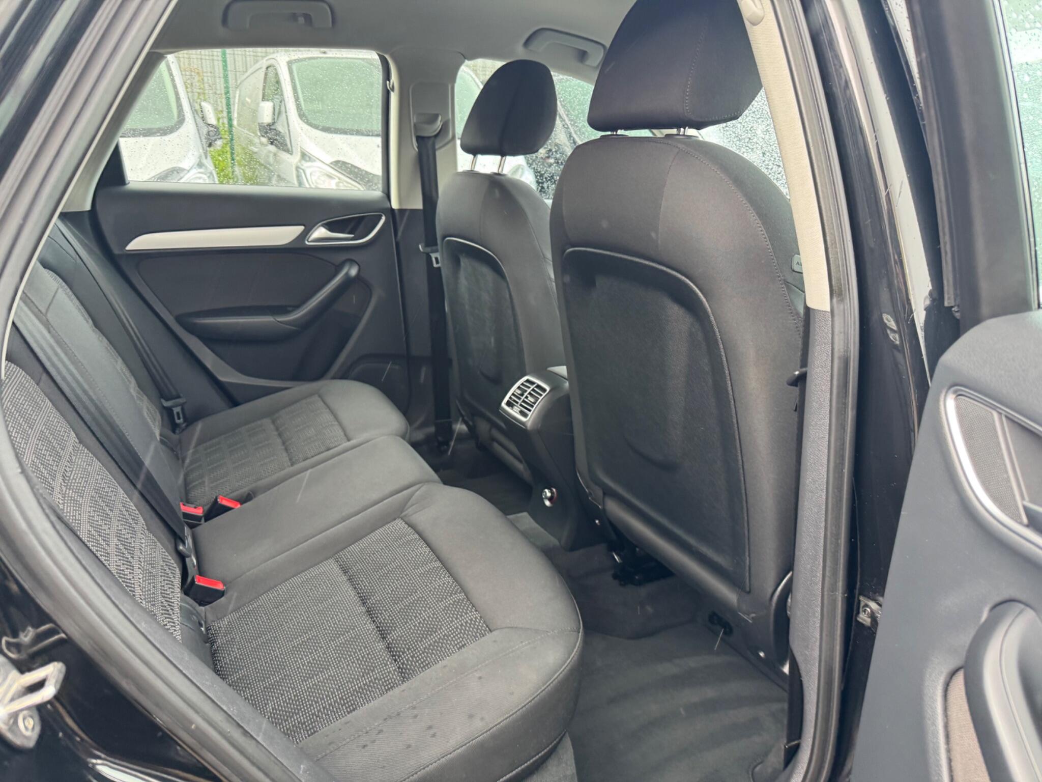 Audi Q3 view 26