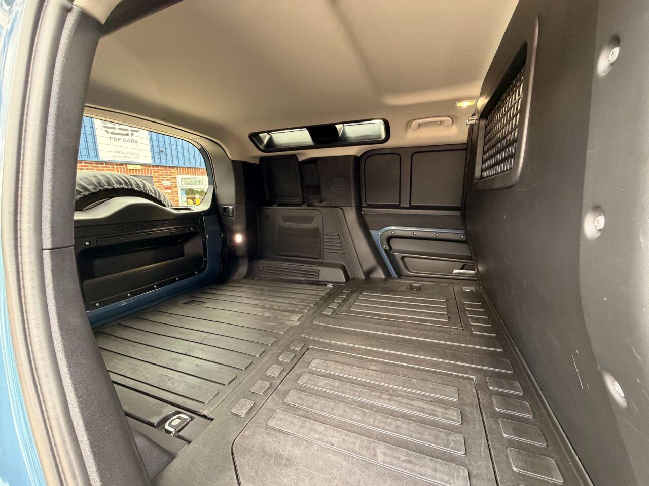 Land Rover Defender view 25