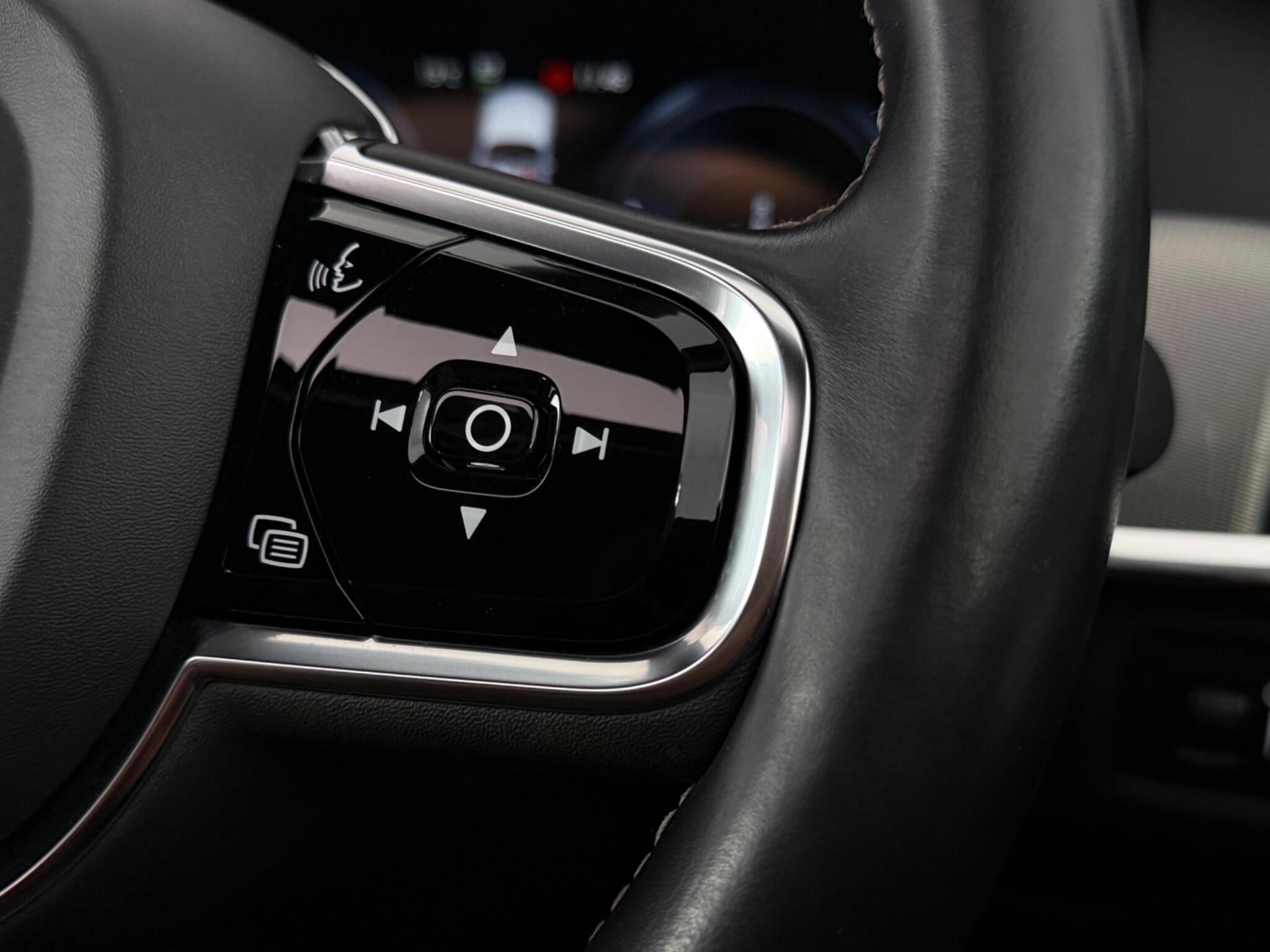Volvo S90 view 17