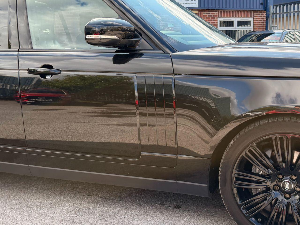 Land Rover Range Rover view 20