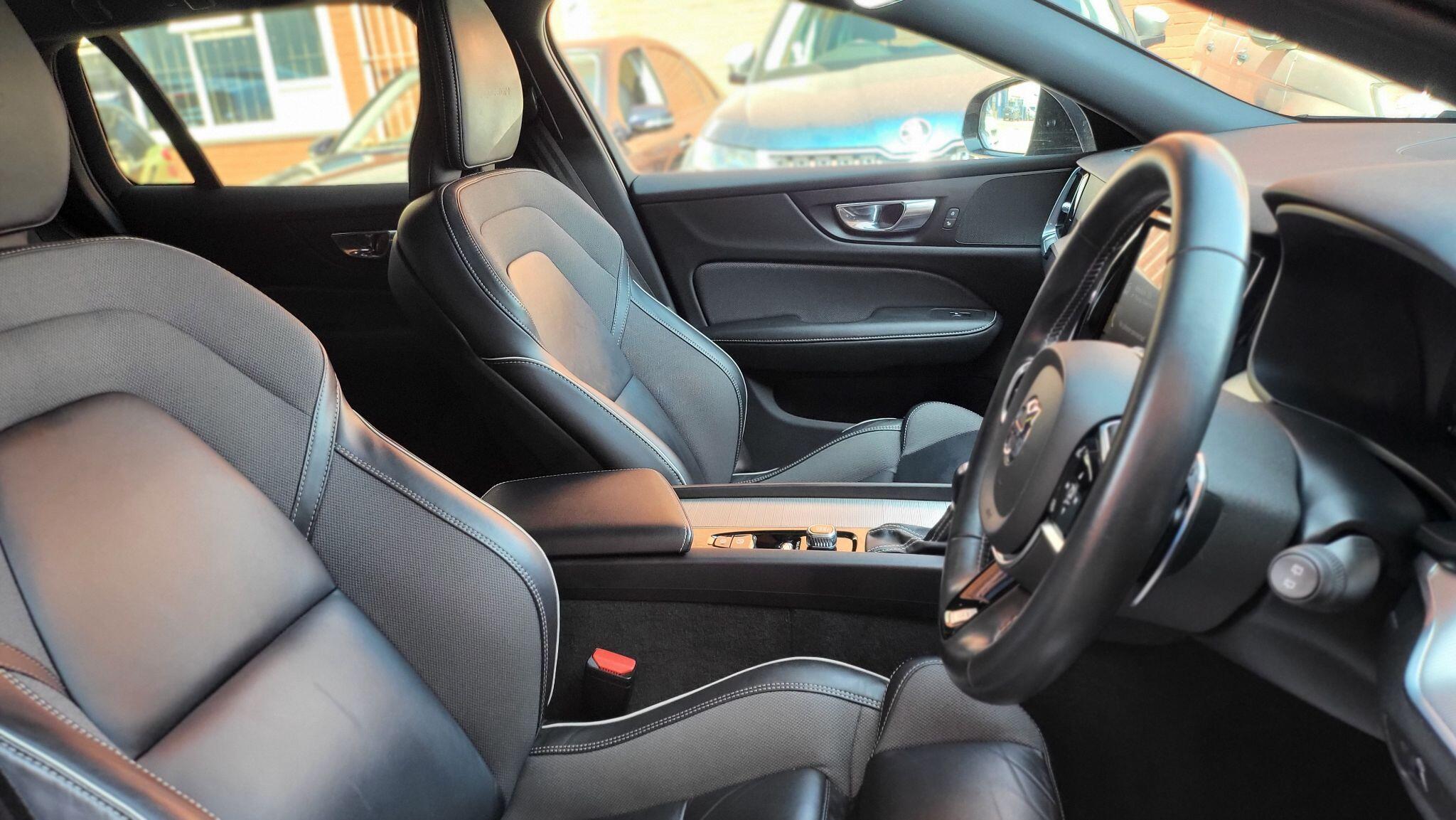 Volvo V60 view 15