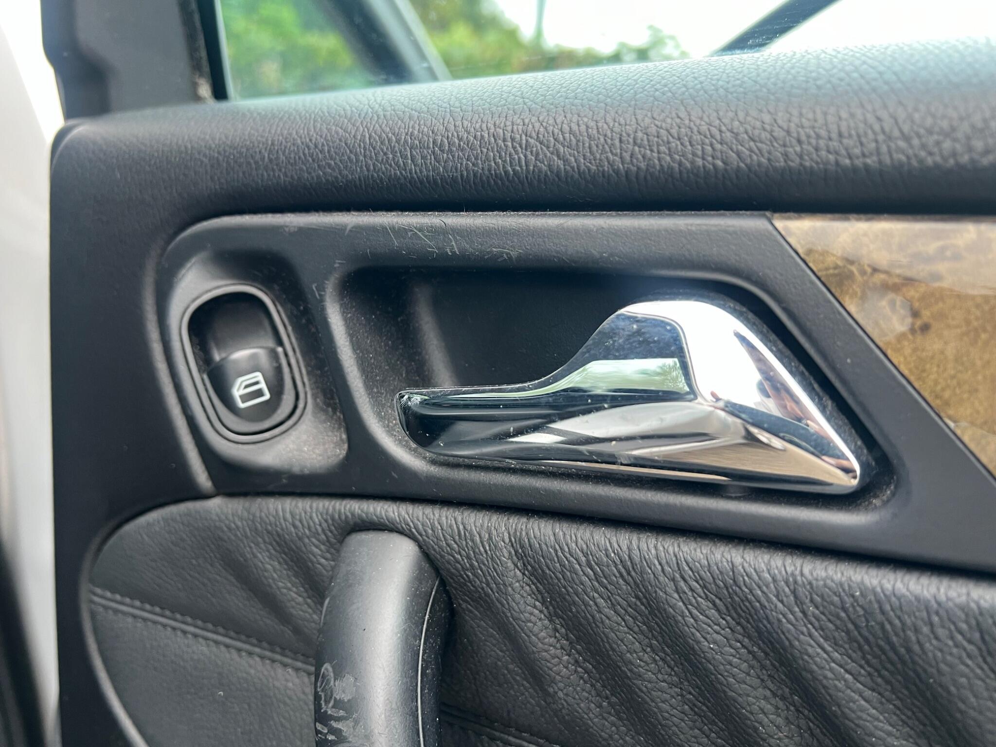 Mercedes-Benz C-Class view 25