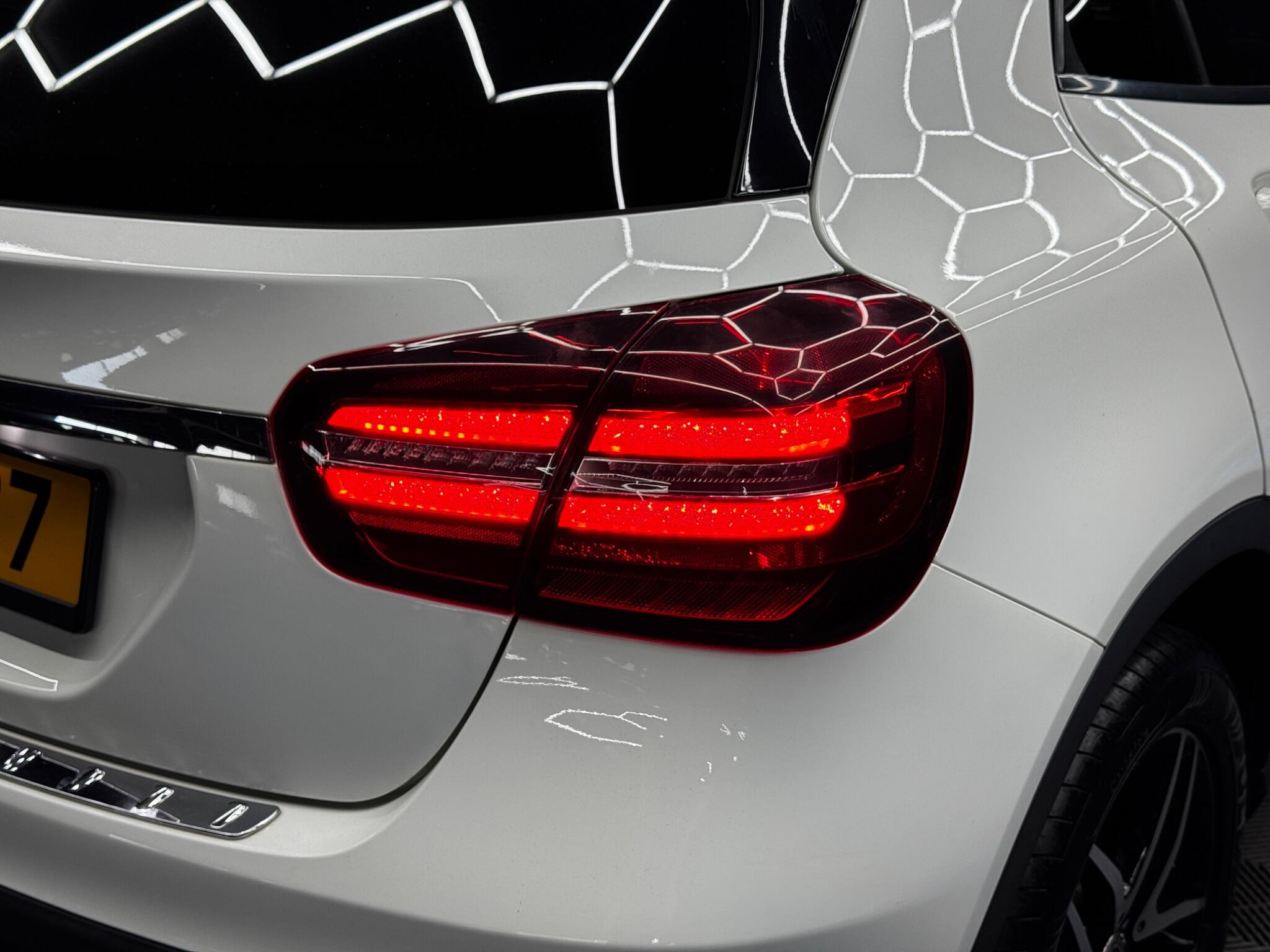 Mercedes-Benz Gla view 43