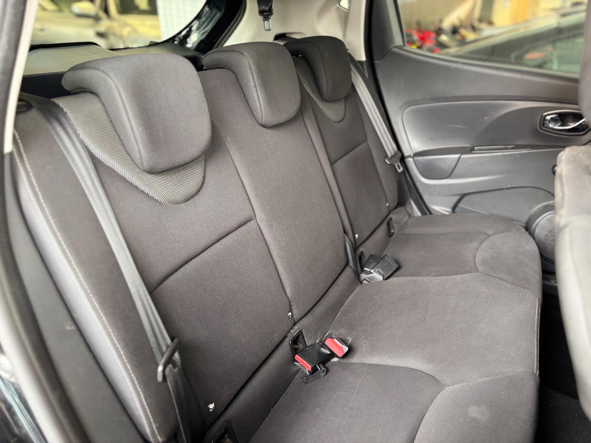 Renault Clio view 14