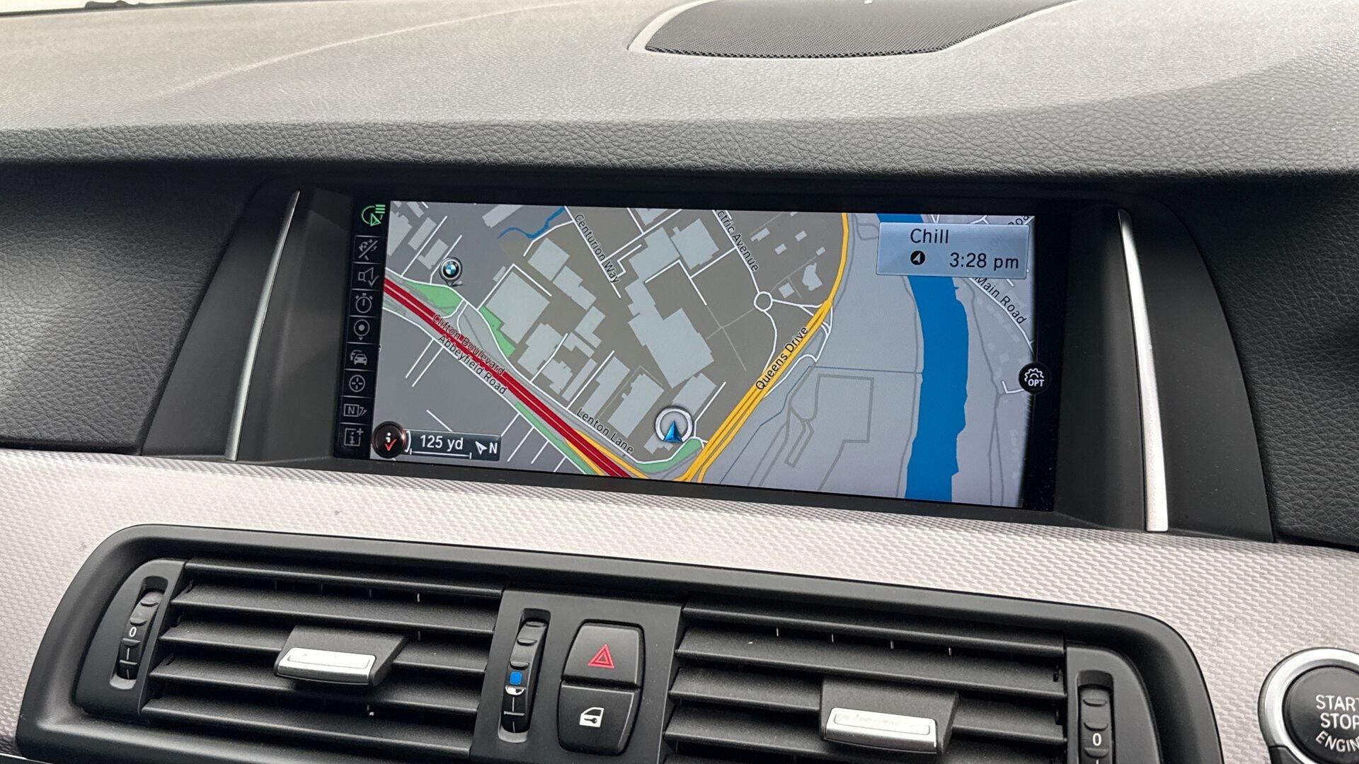 BMW 5 Series view 25
