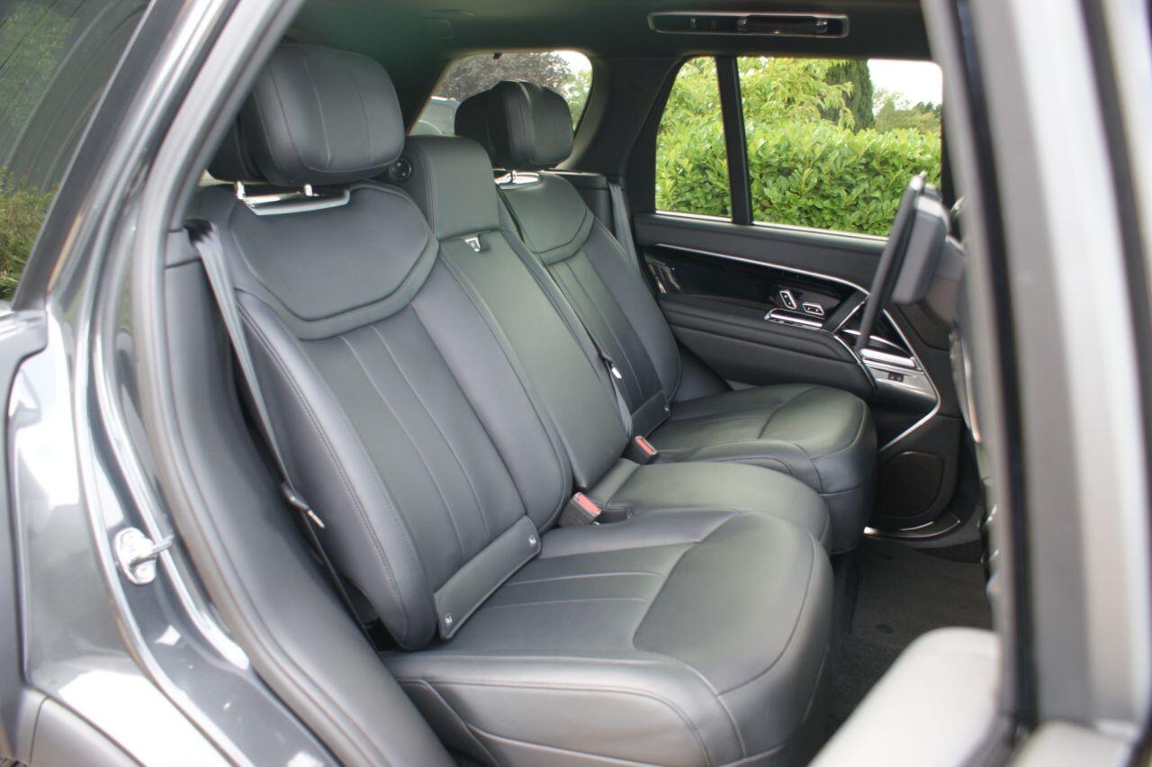 Land Rover Range Rover view 47