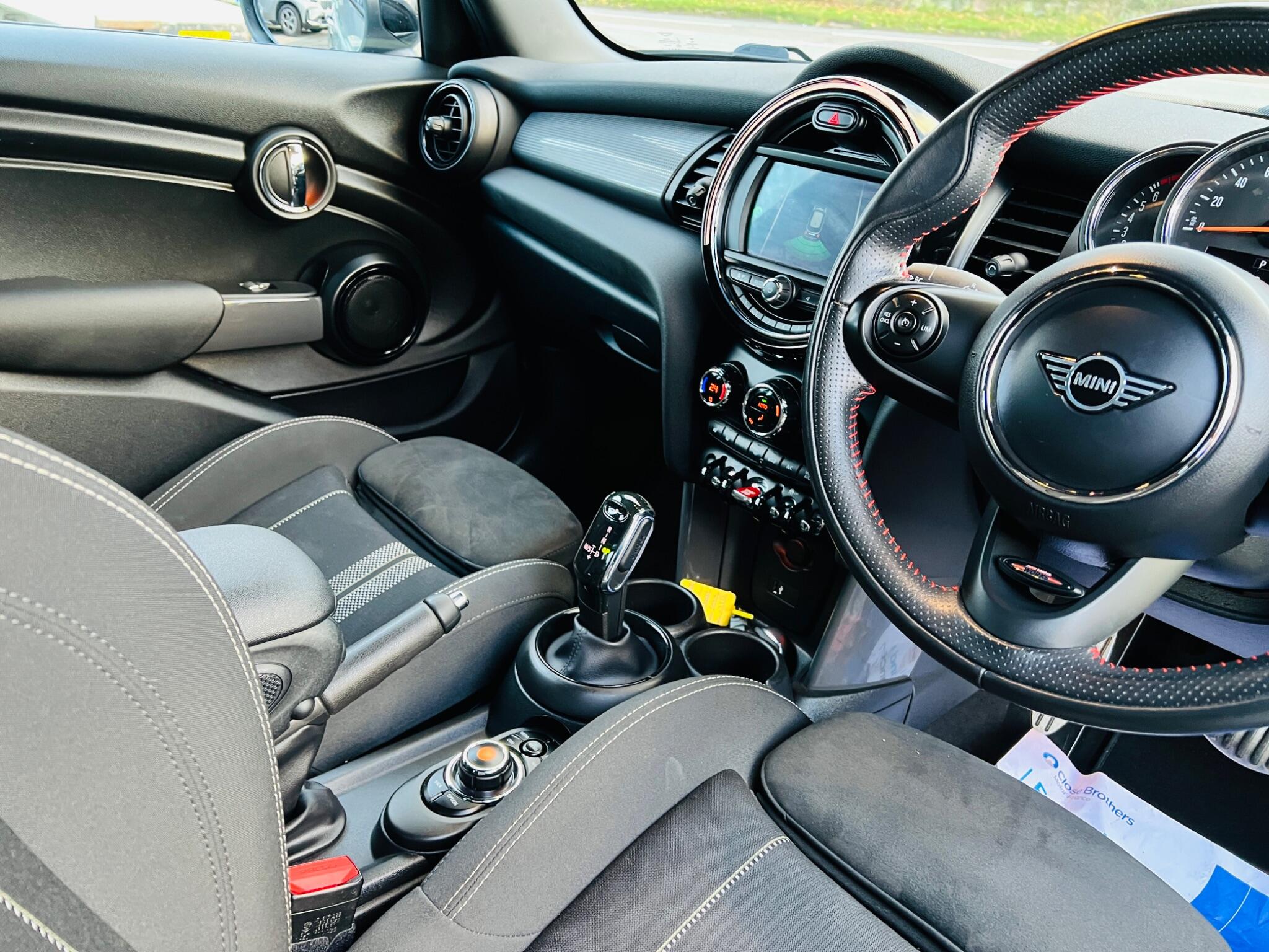 2020 MINI Hatch 1.5 Cooper Sport Steptronic Euro 6 (s/s) 5dr • 44,000 miles image 11