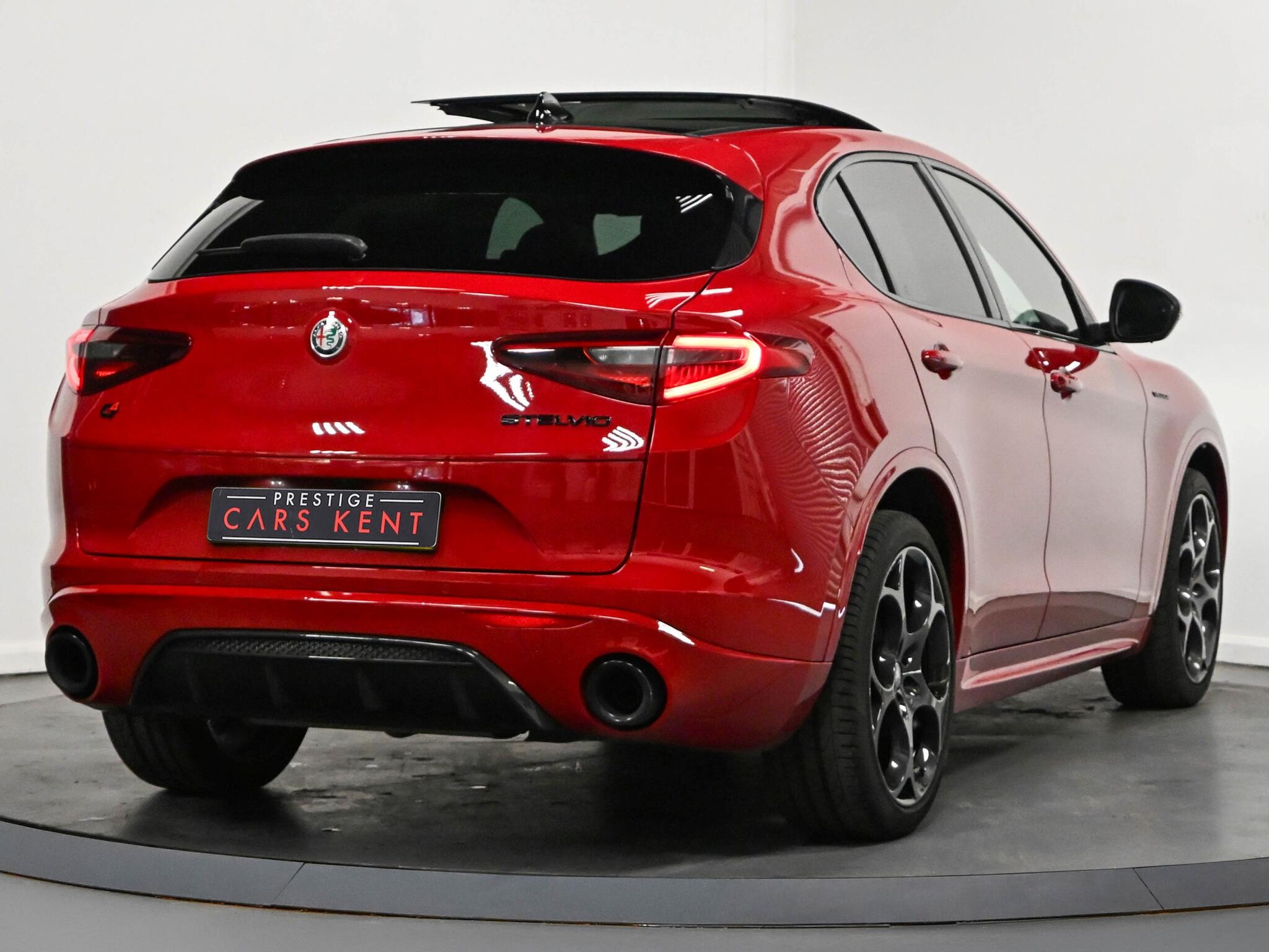Alfa Romeo Stelvio view 7