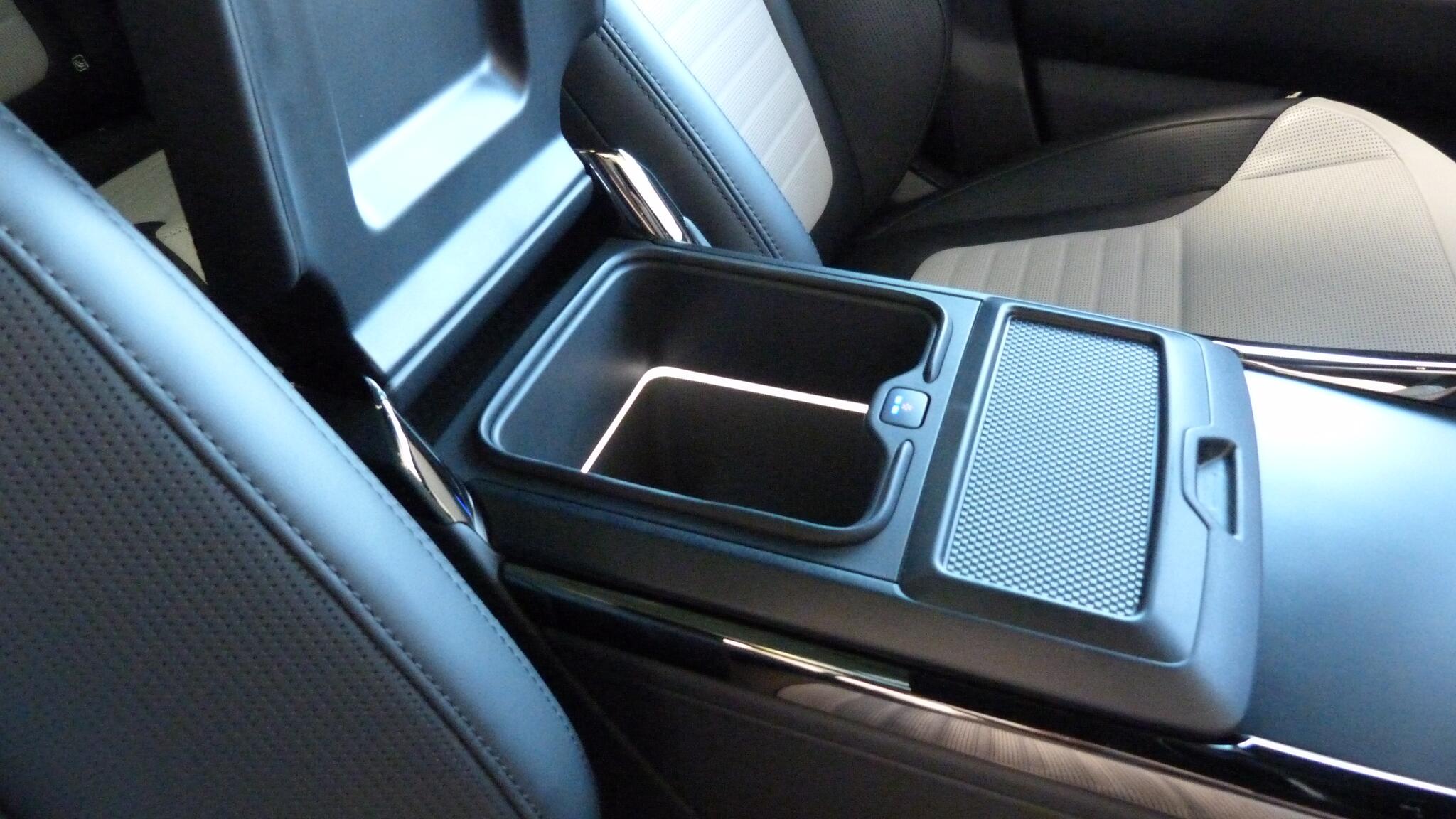 Land Rover Range Rover Sport view 30