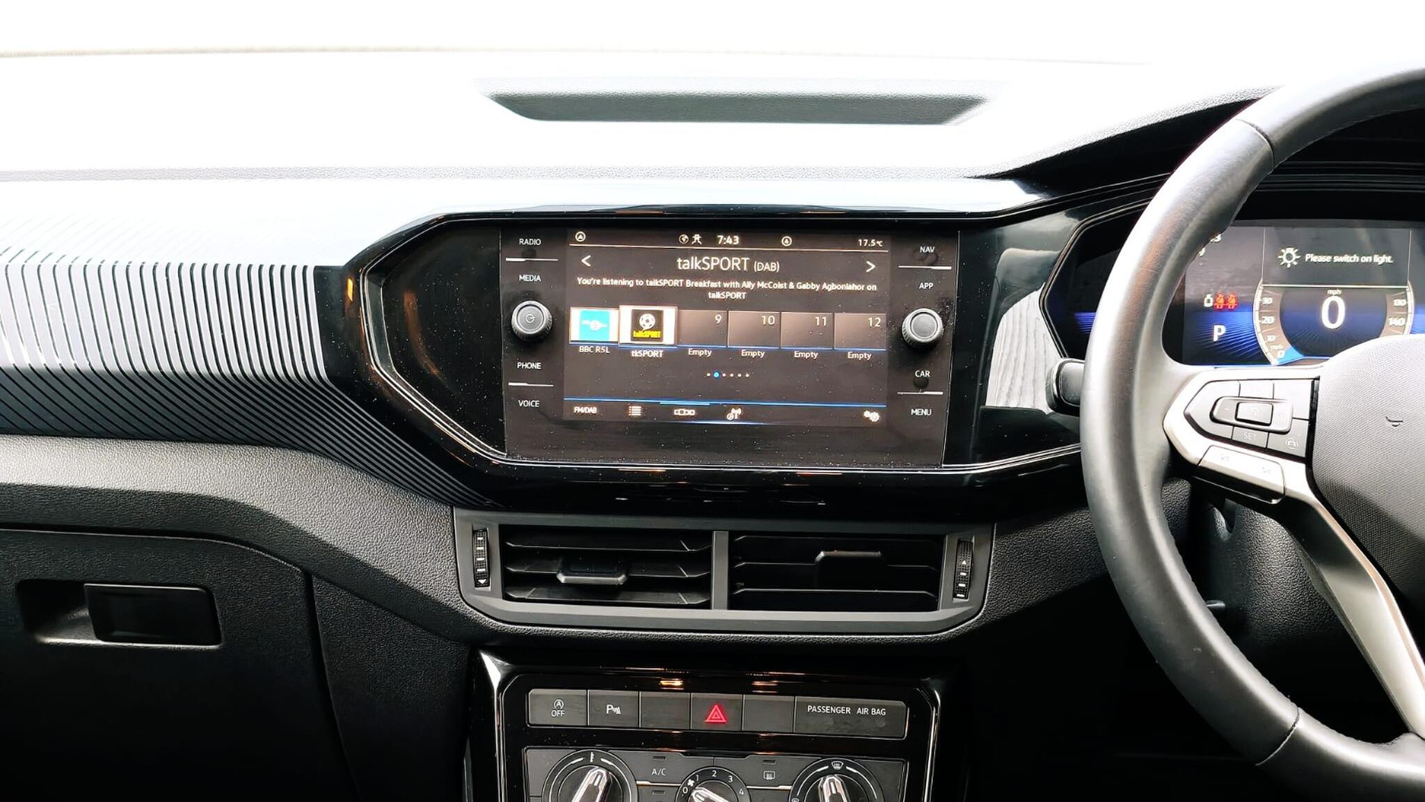 Volkswagen T-Cross view 14