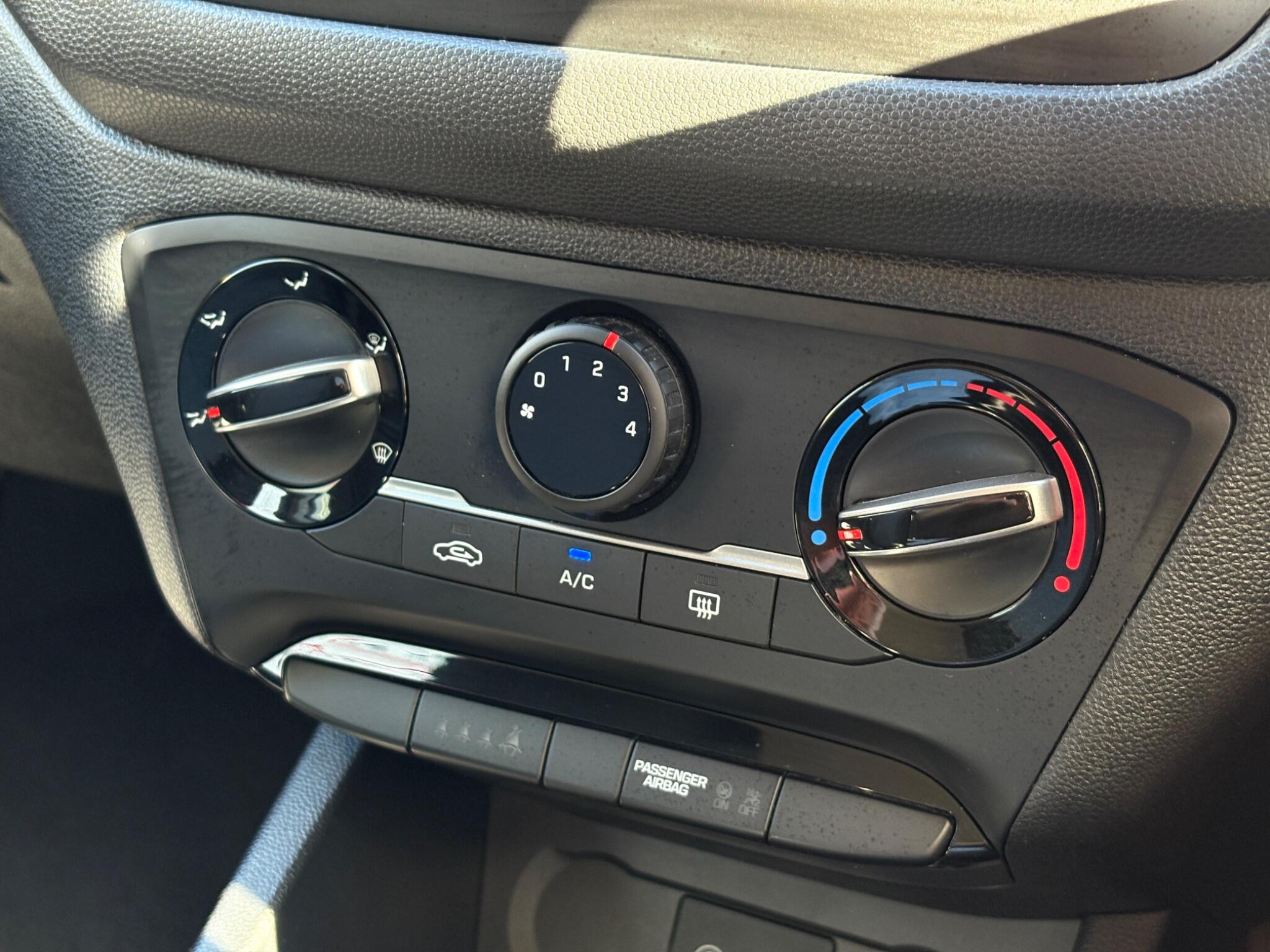 Hyundai i20 view 29