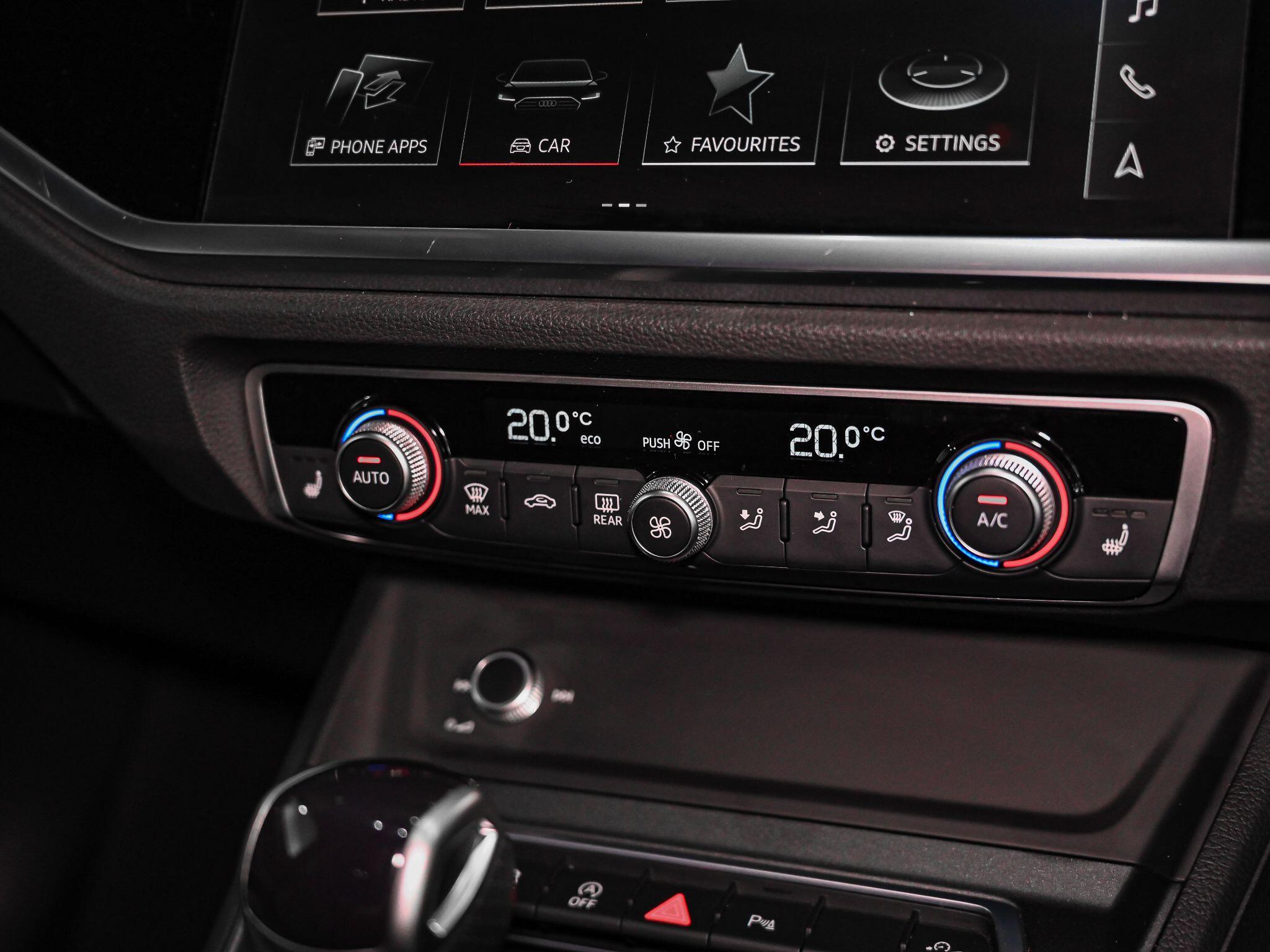 Audi Q3 view 12