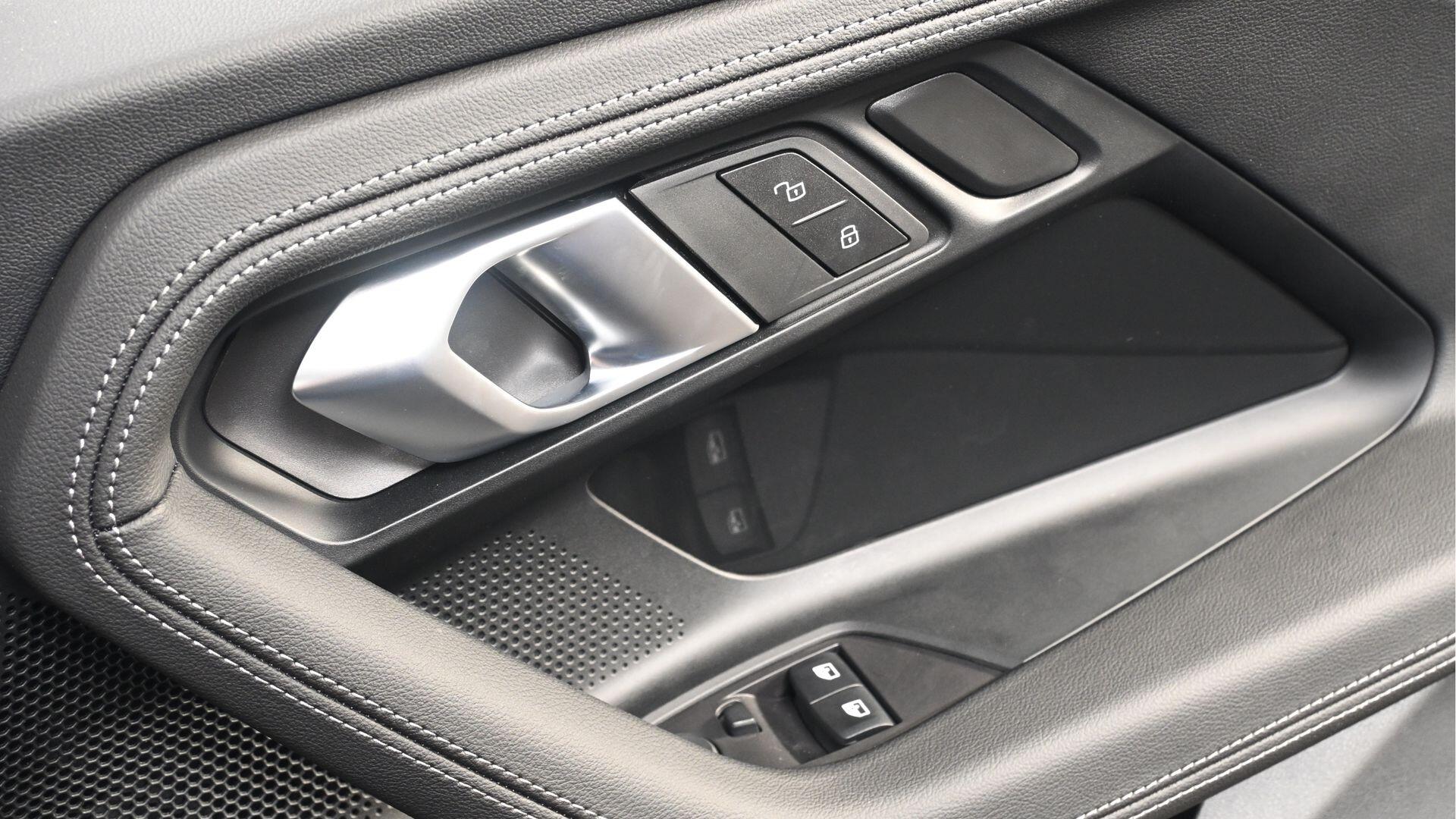 BMW 2 Series view 25