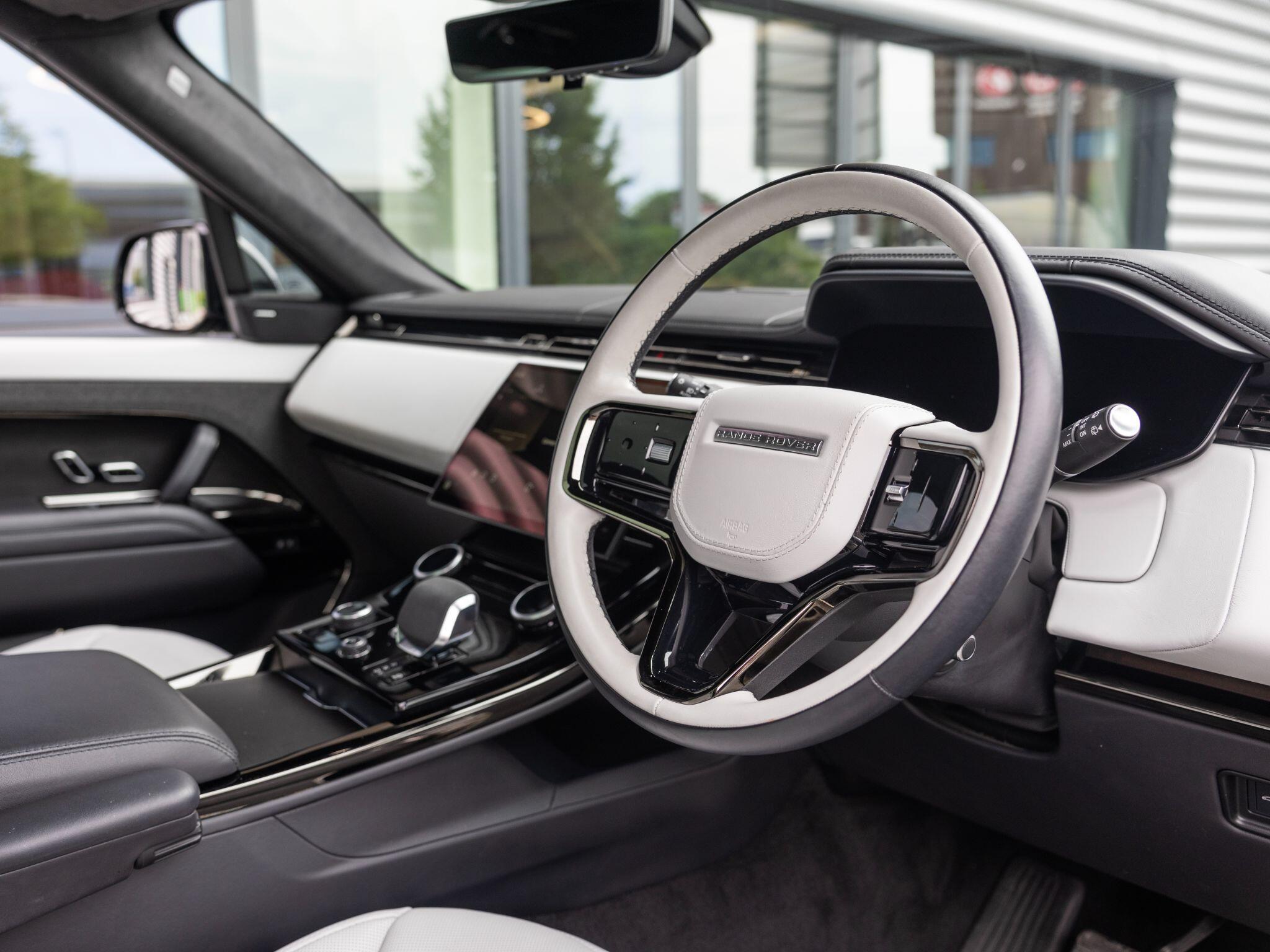Land Rover Range Rover Sport view 17