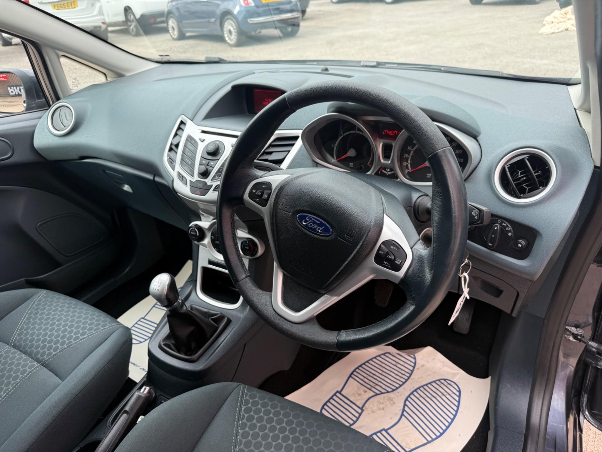 Ford Fiesta view 9
