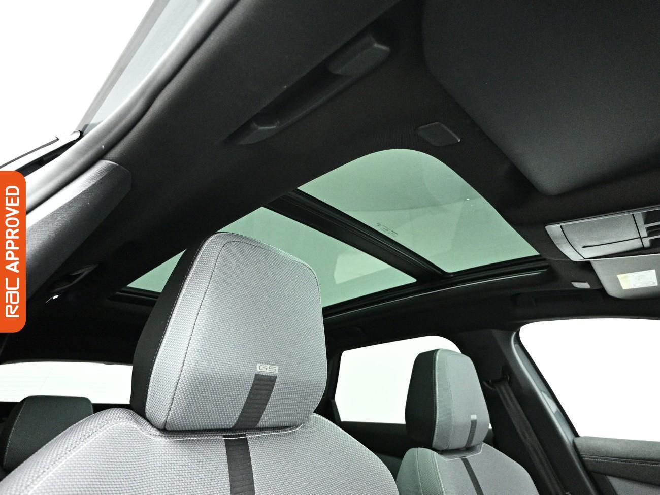 Vauxhall Grandland view 3