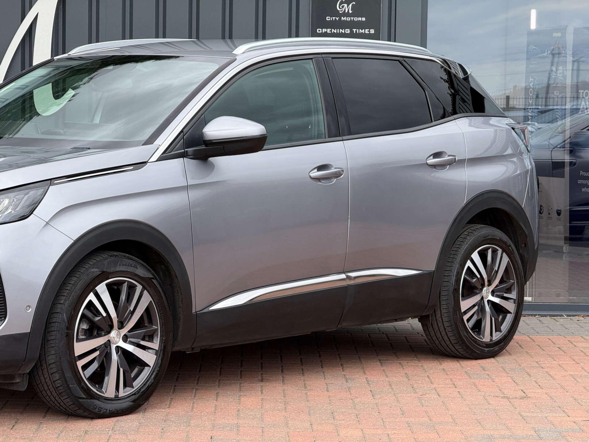 Peugeot 3008 view 3