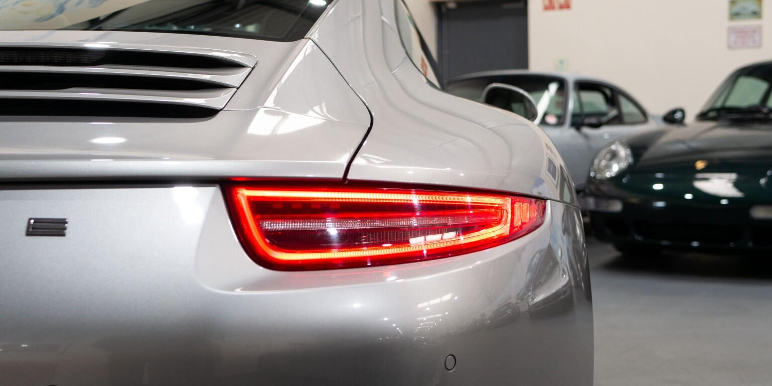 Porsche 911 view 59