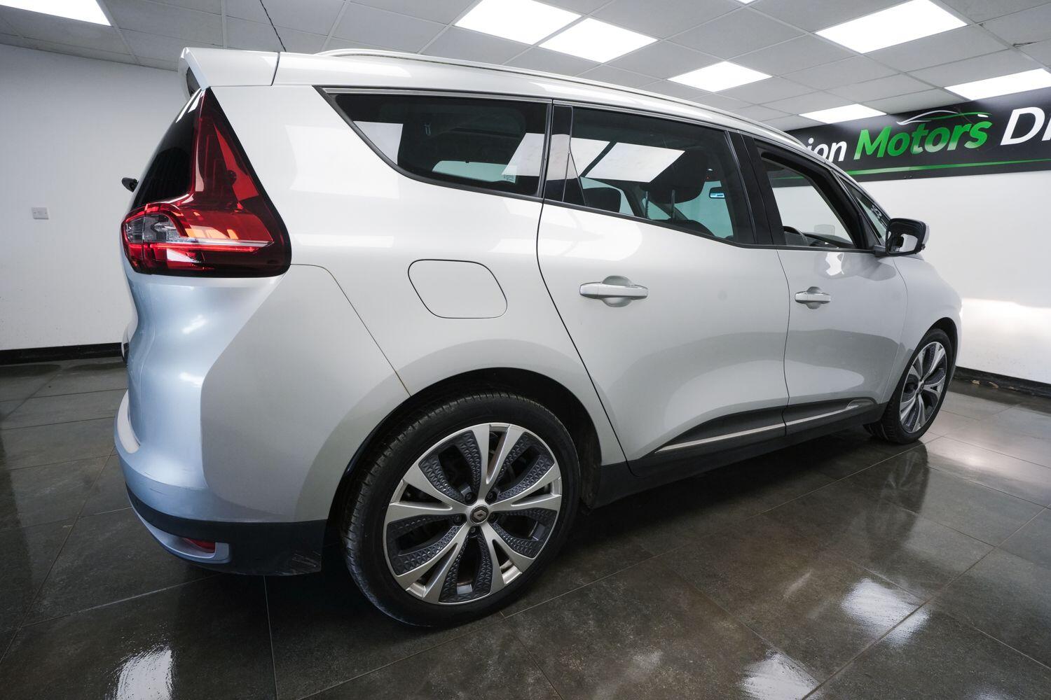 Renault Grand Scenic view 3