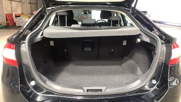 Ford Mondeo view 11