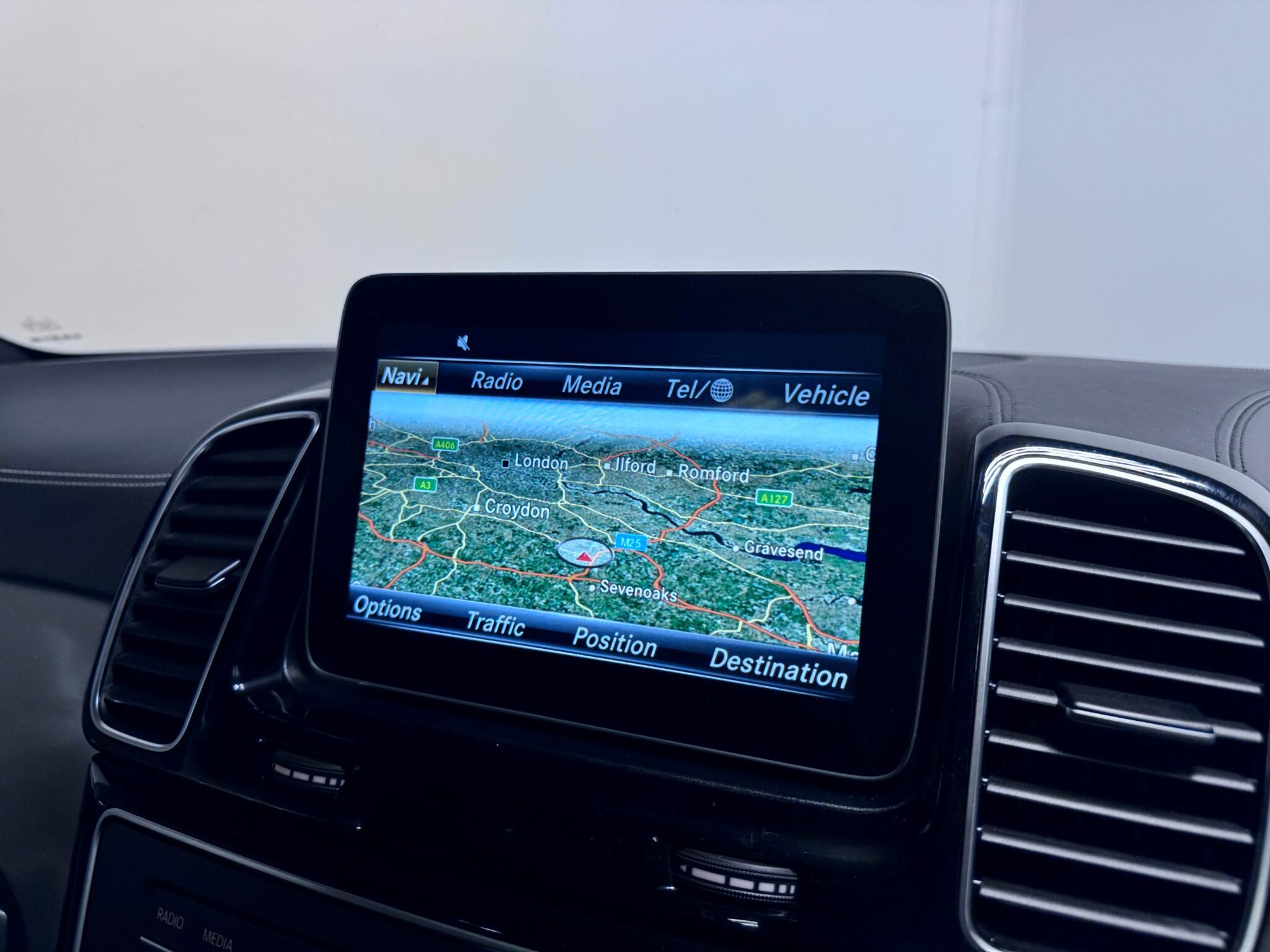 Mercedes-Benz Gle view 11