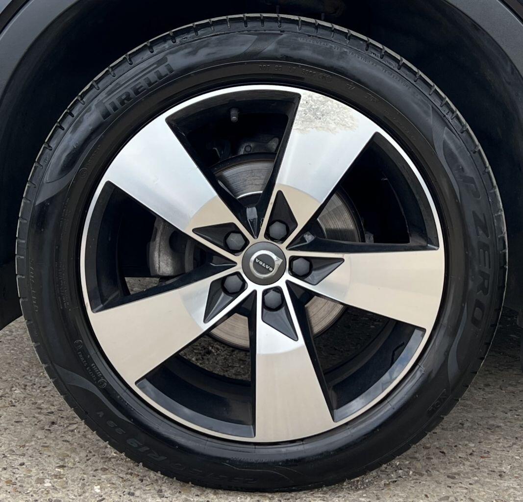 Volvo XC40 view 13