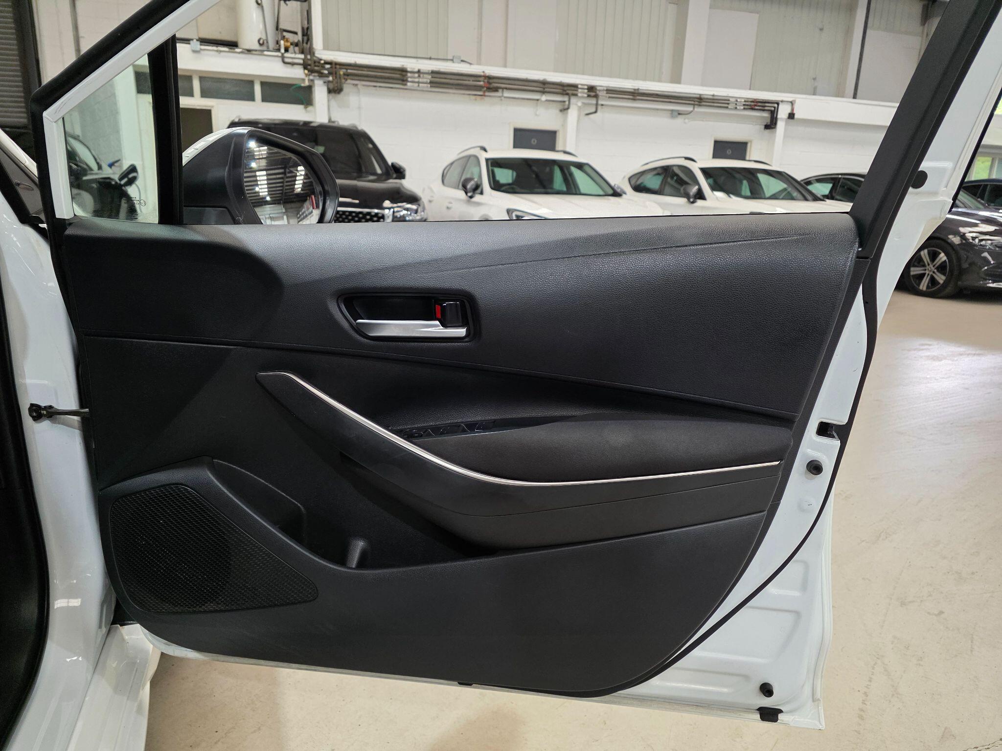 Toyota Corolla view 12