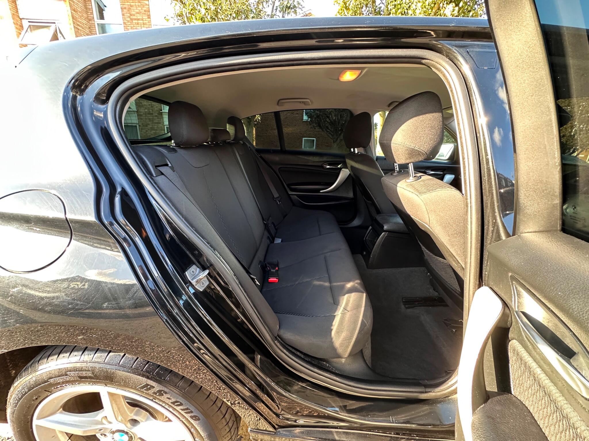 BMW 1 Series view 13