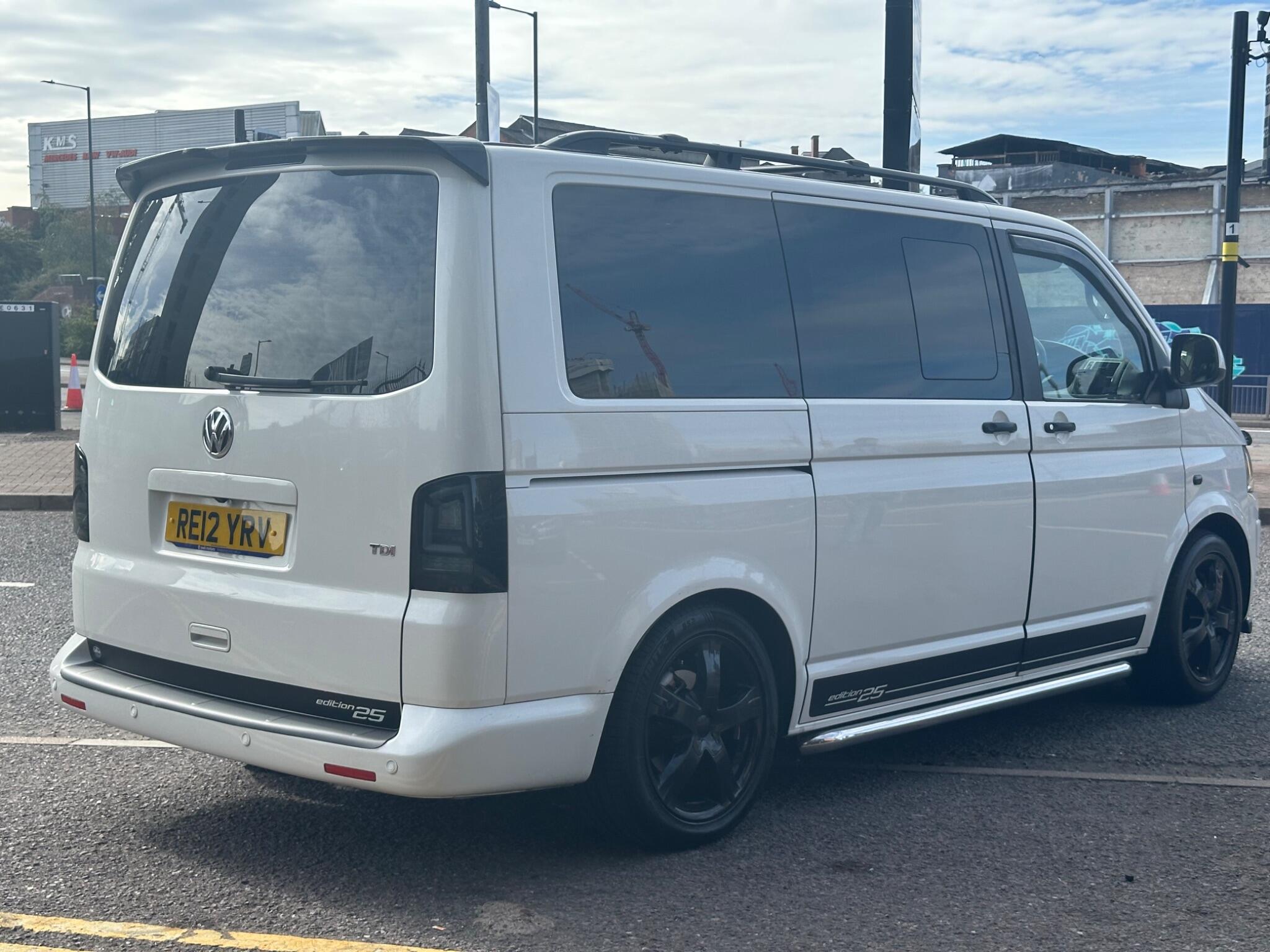Volkswagen Caravelle view 41