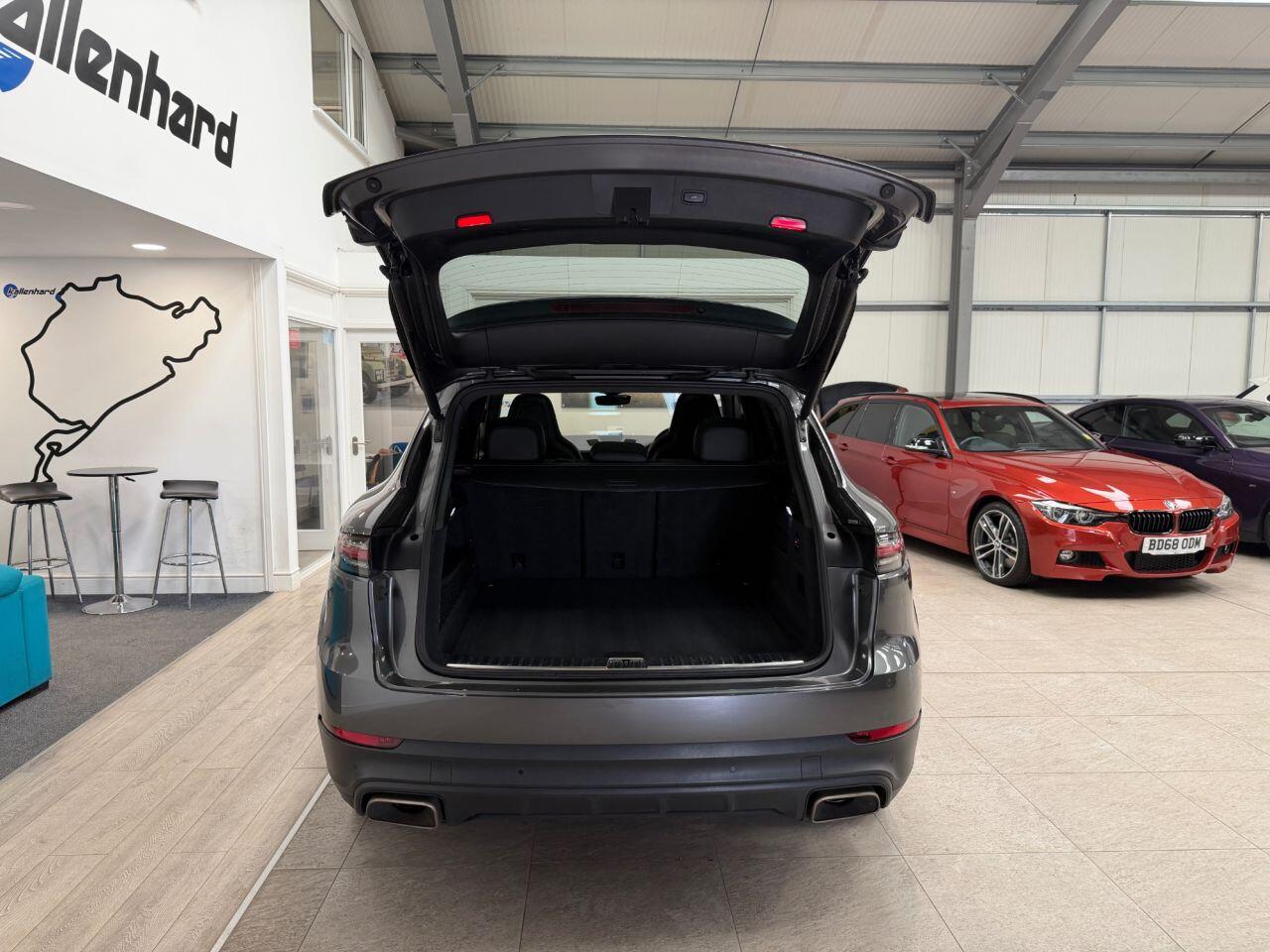 Porsche Cayenne view 34