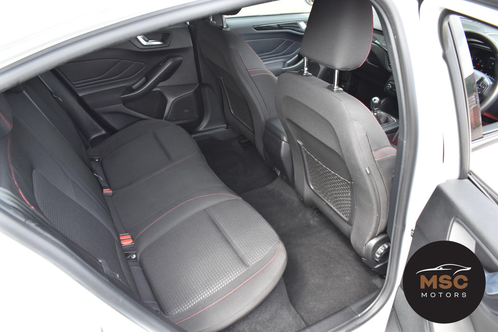 Ford Focus view 35