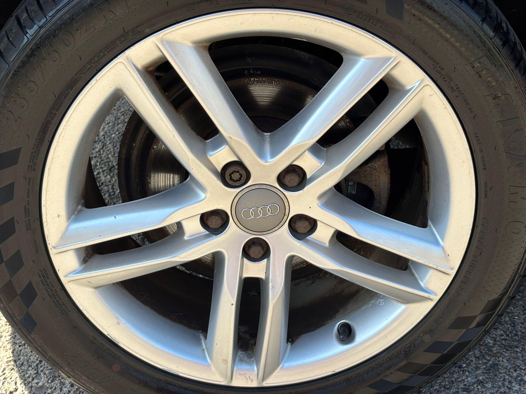Audi Q3 view 37