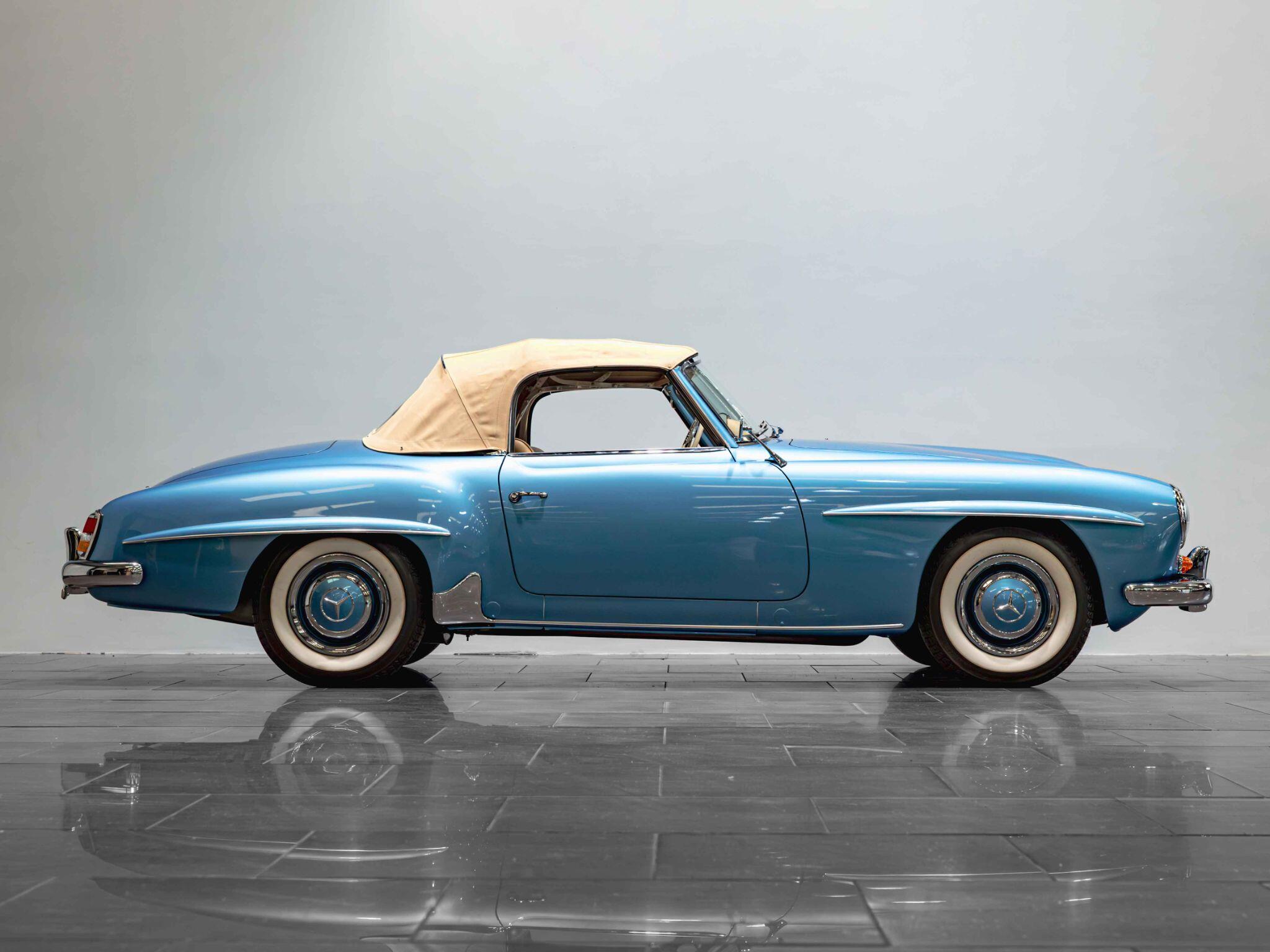 Mercedes-Benz 190 SL view 6