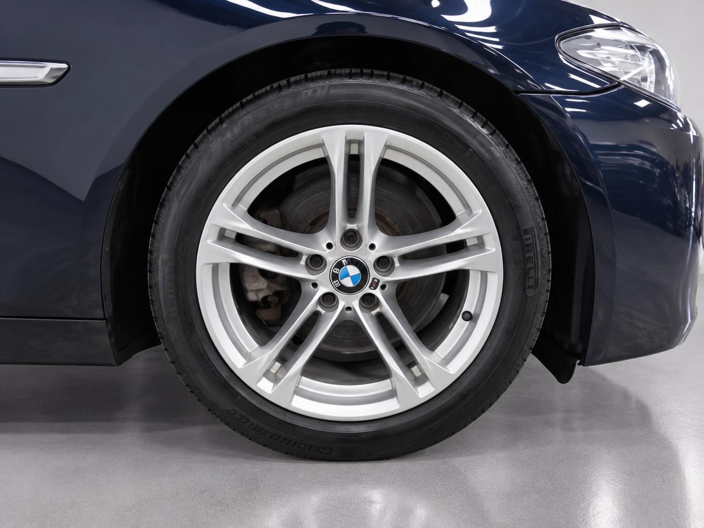 BMW 5 Series view 58