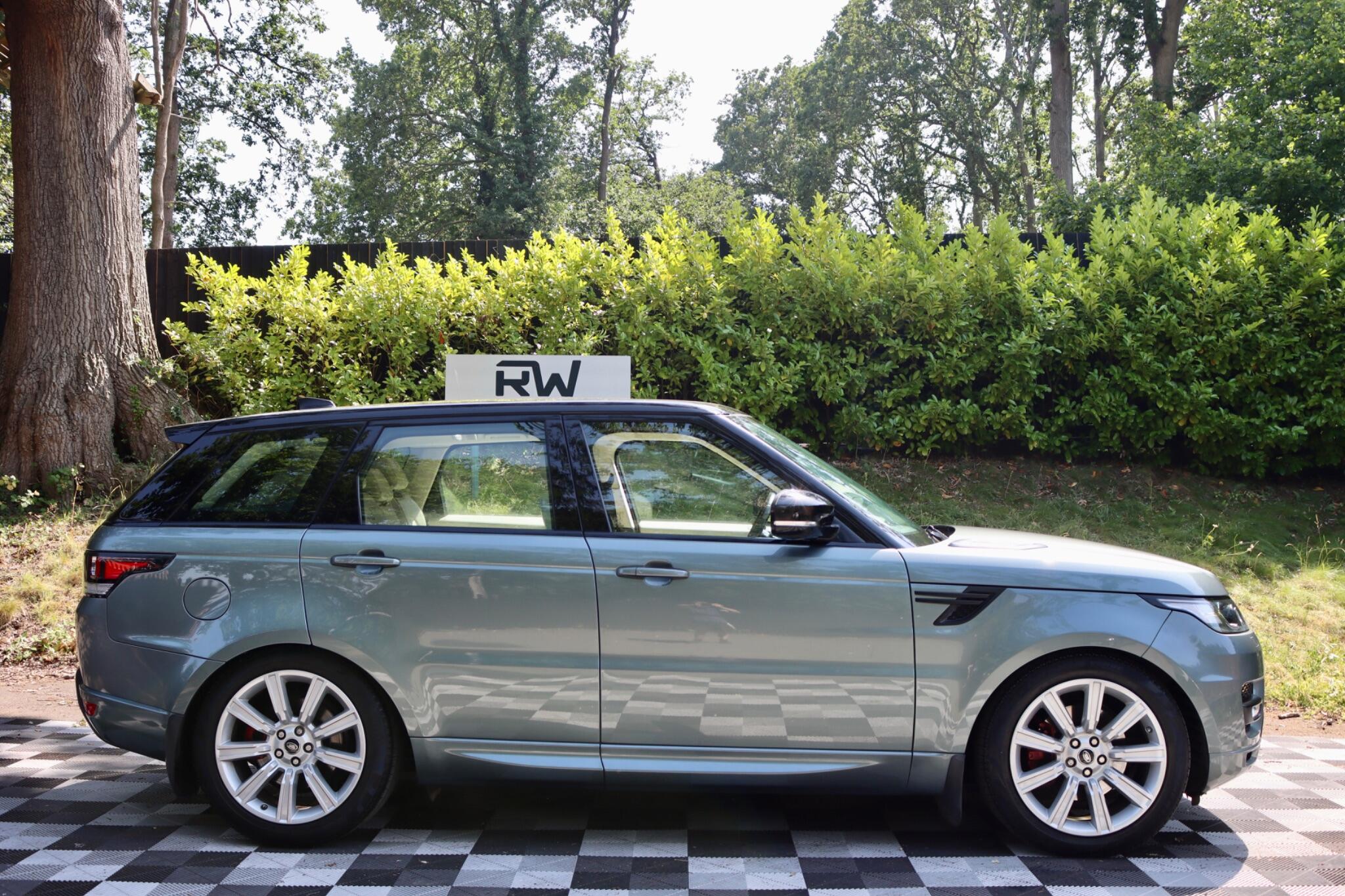 Land Rover Range Rover Sport view 2