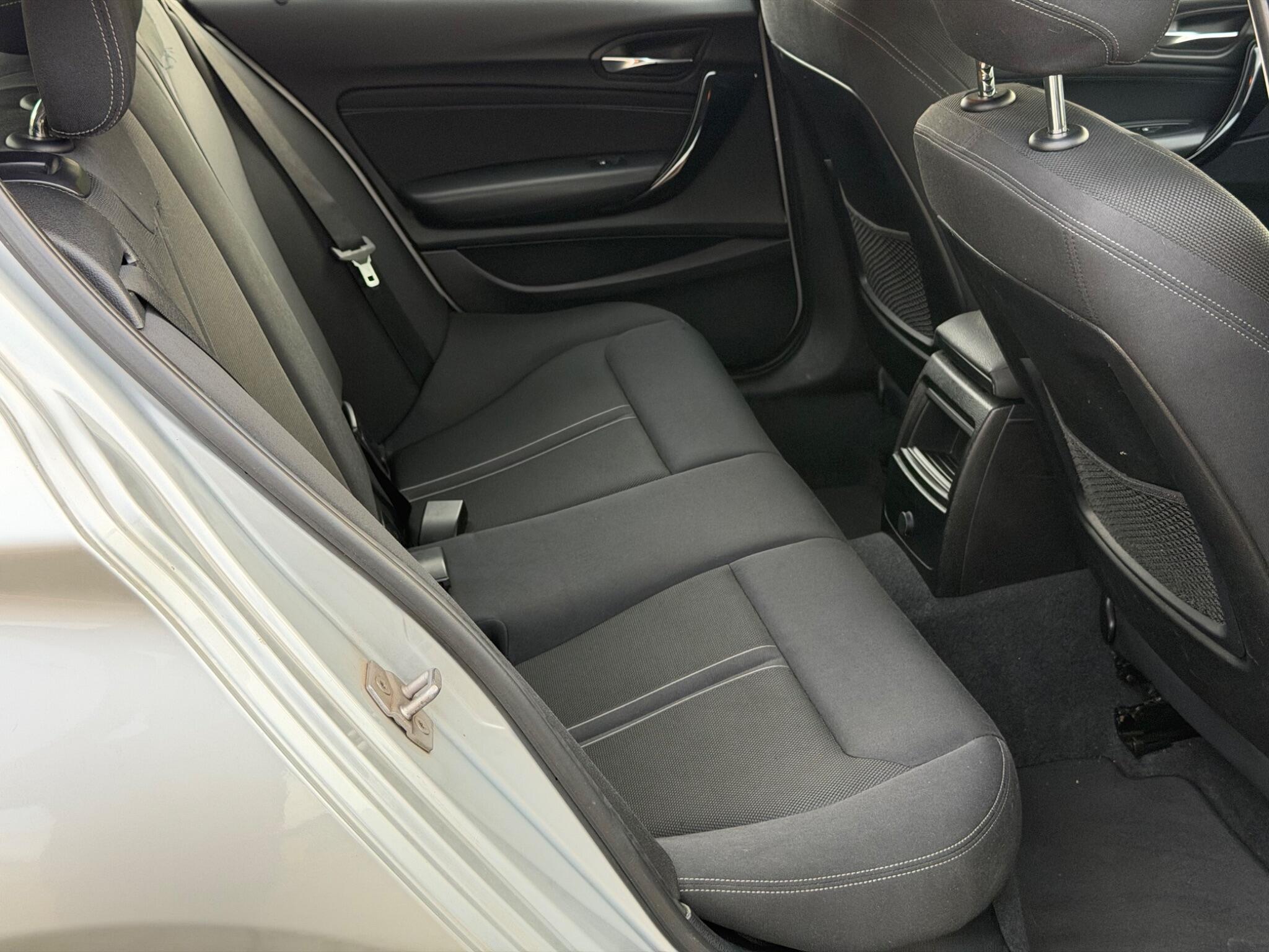 BMW 1 Series view 11