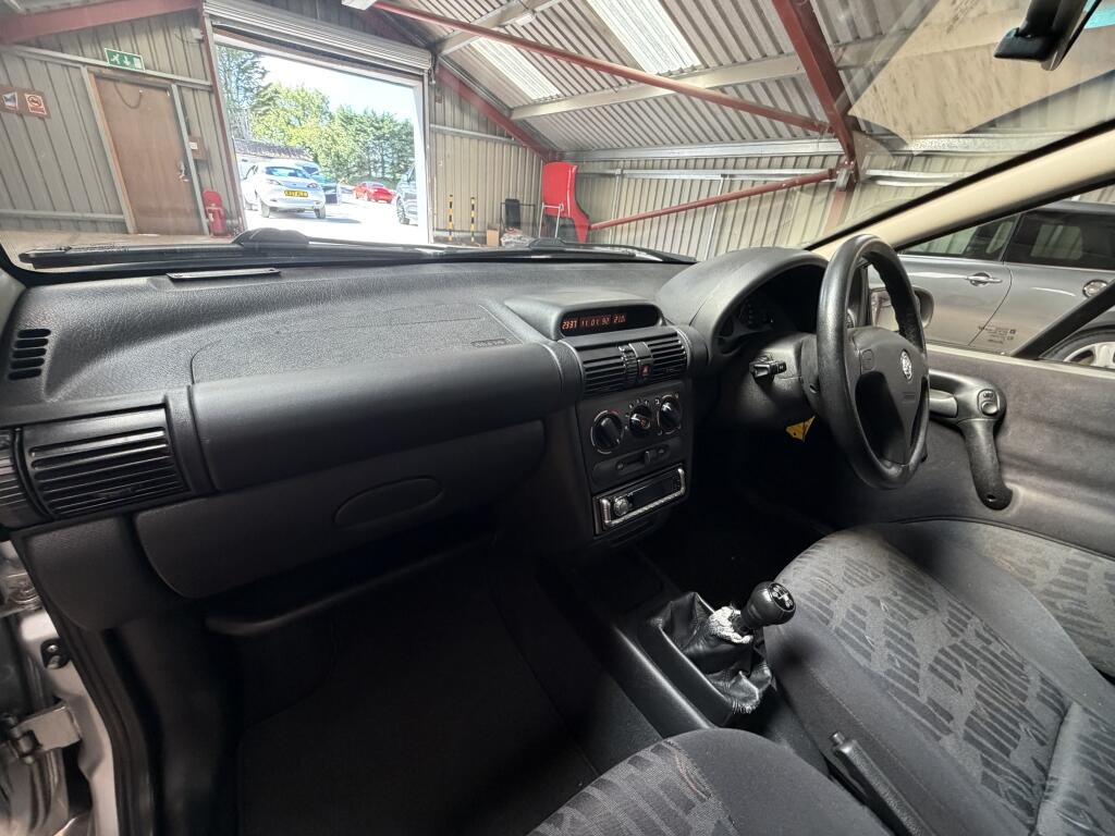 Vauxhall Tigra view 8