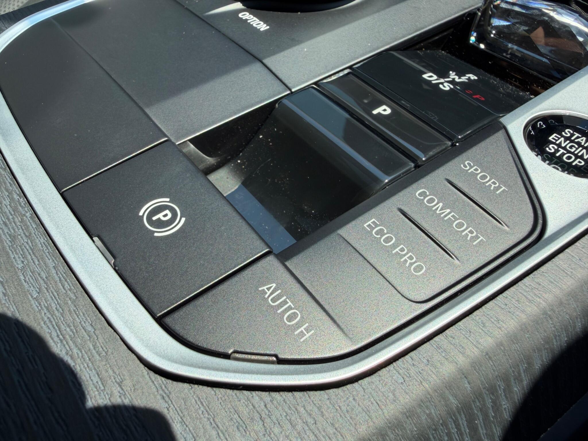 BMW 3 Series view 15
