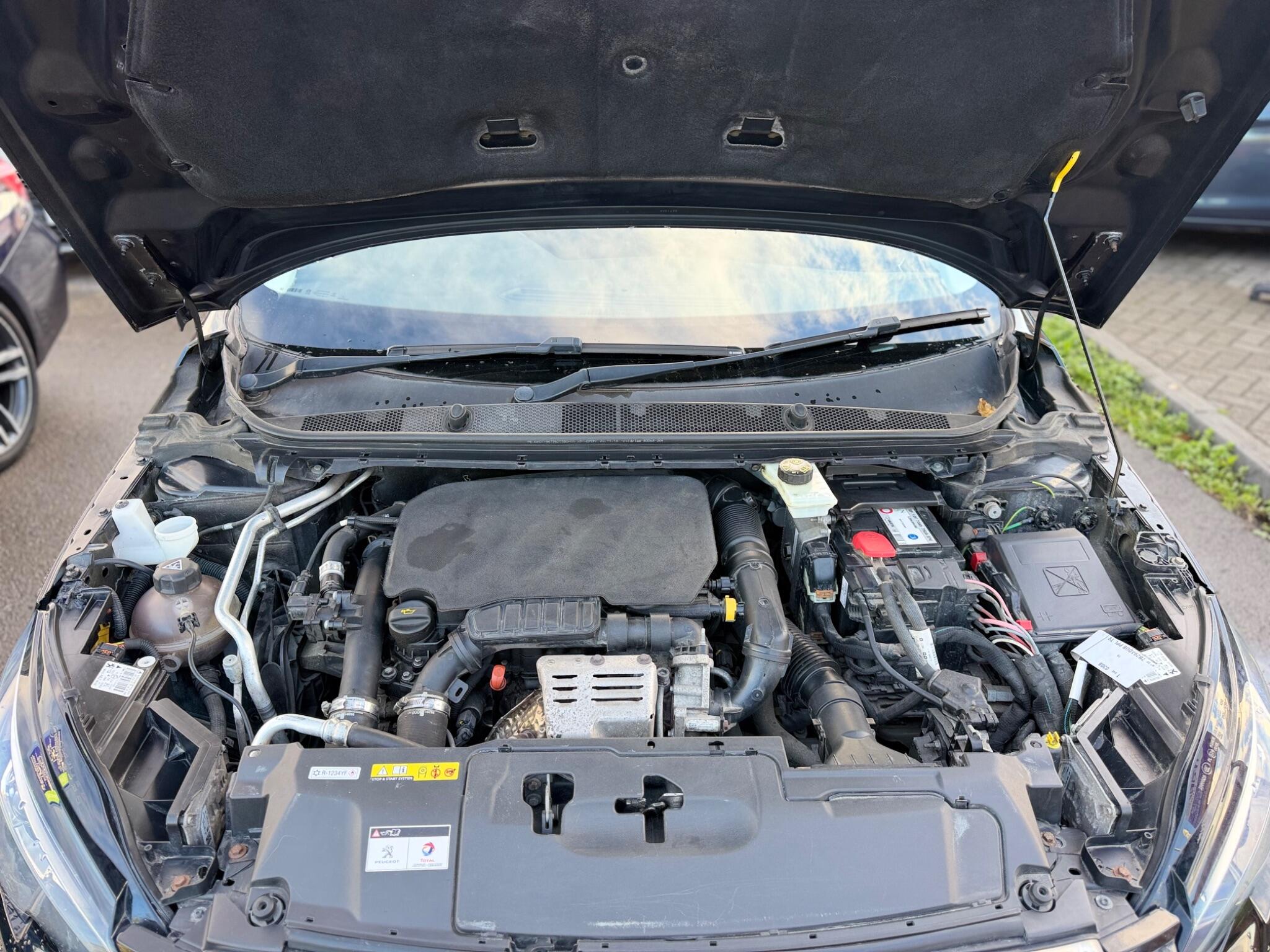 Peugeot 308 view 12