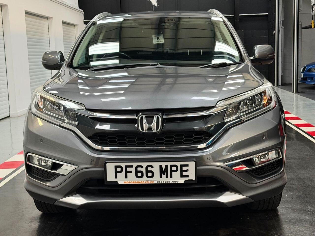Honda CR-V view 3
