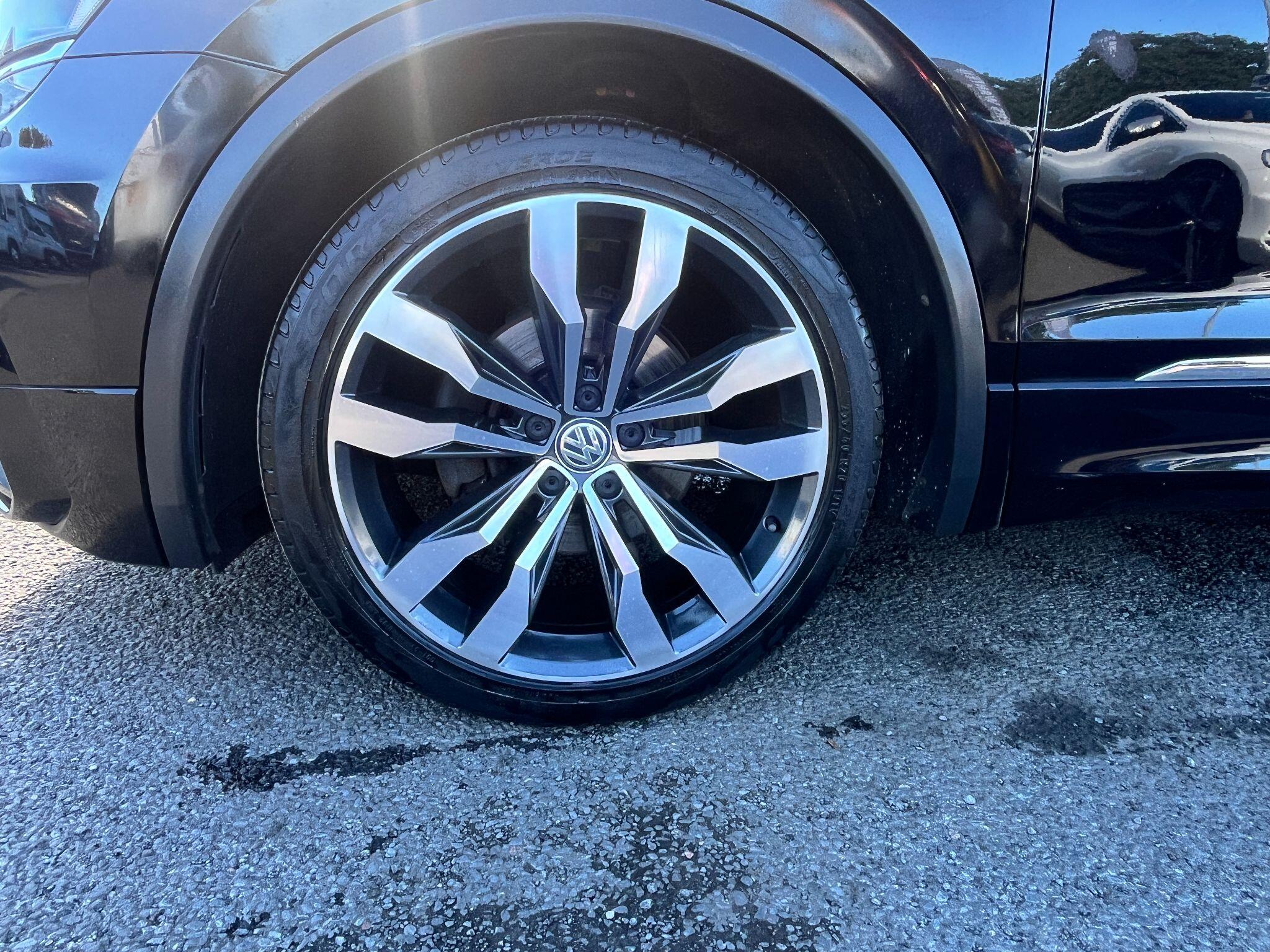 Volkswagen Tiguan view 9