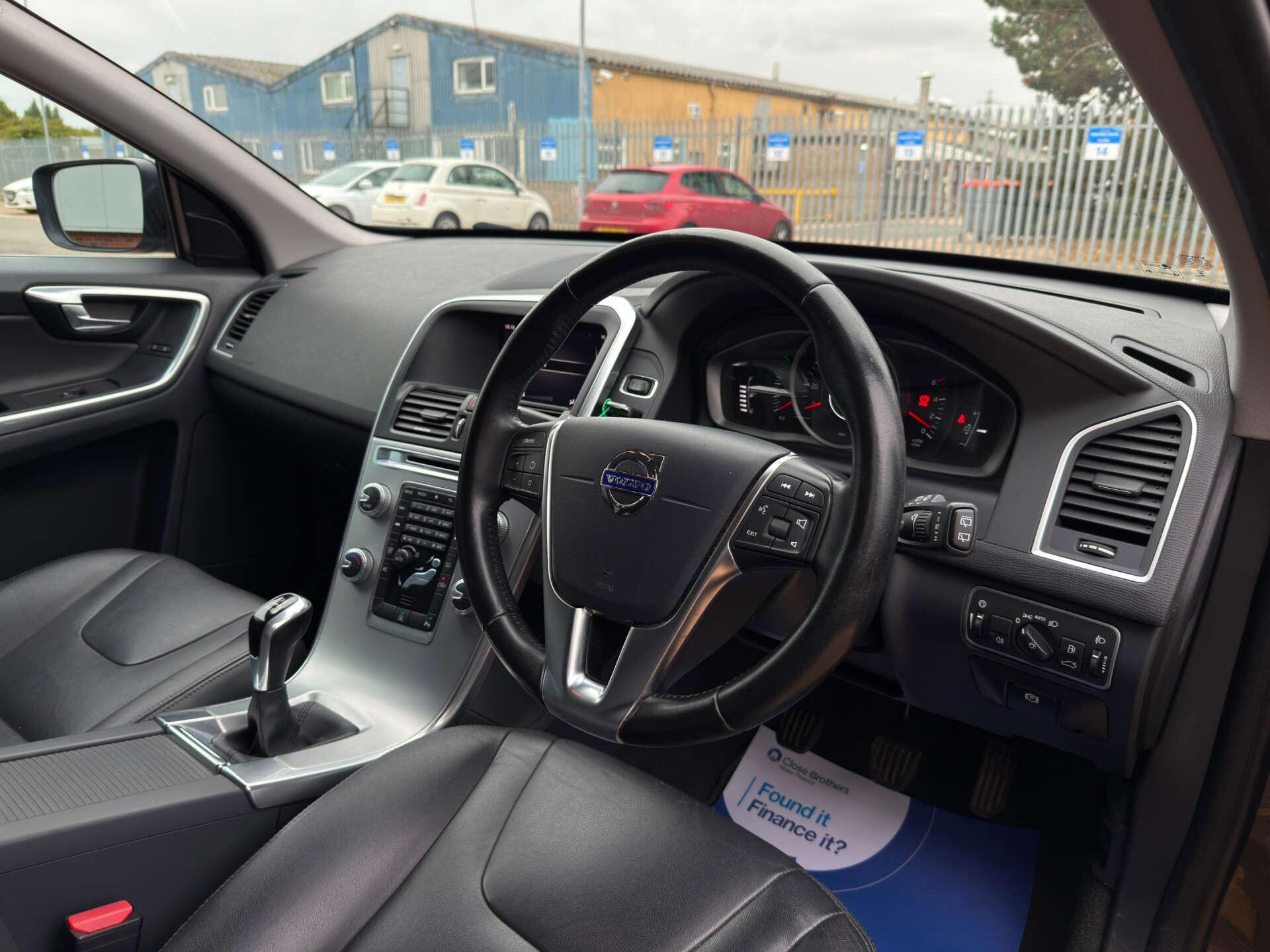 Volvo XC60 view 10