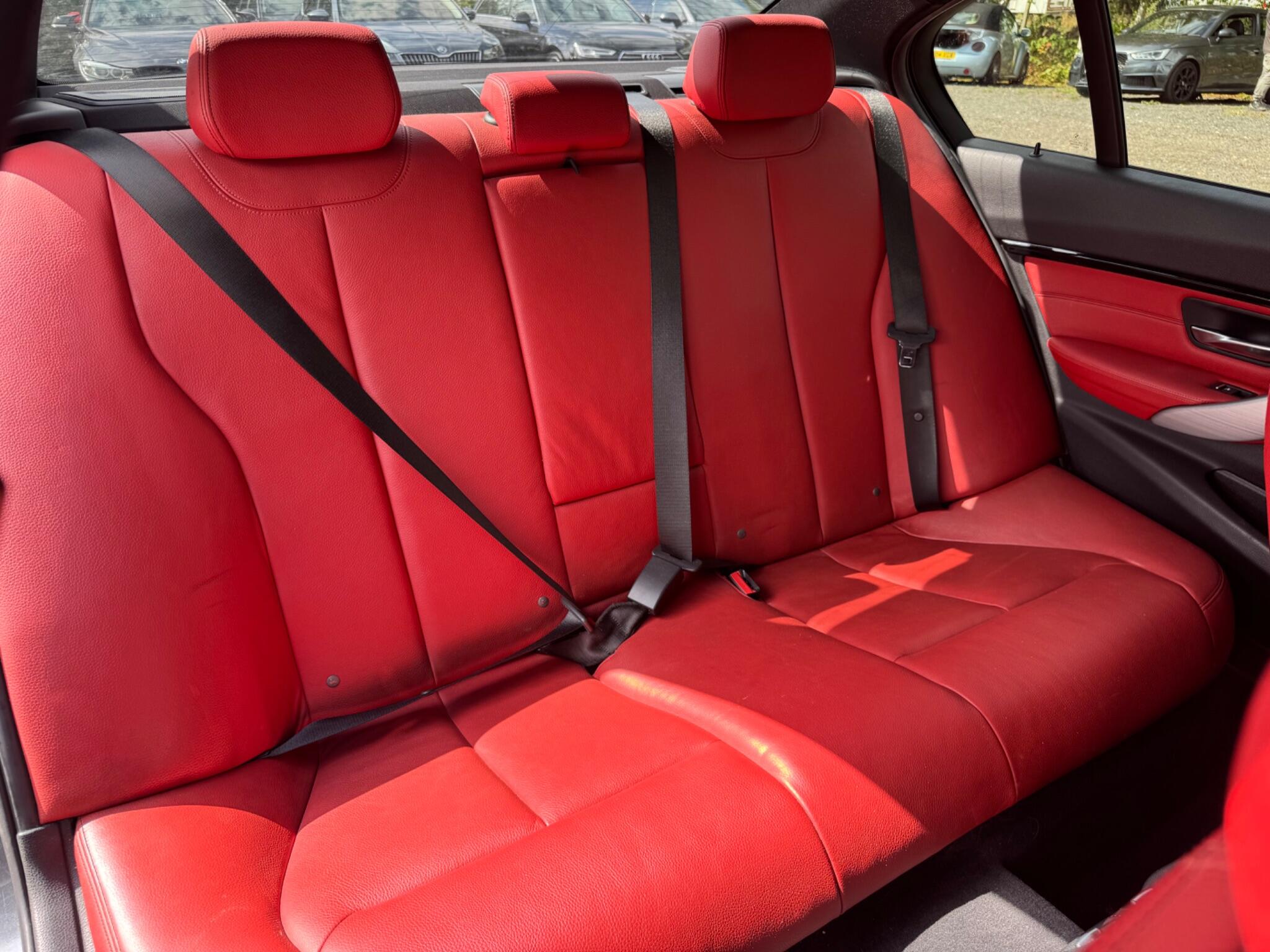 BMW 3 Series view 22